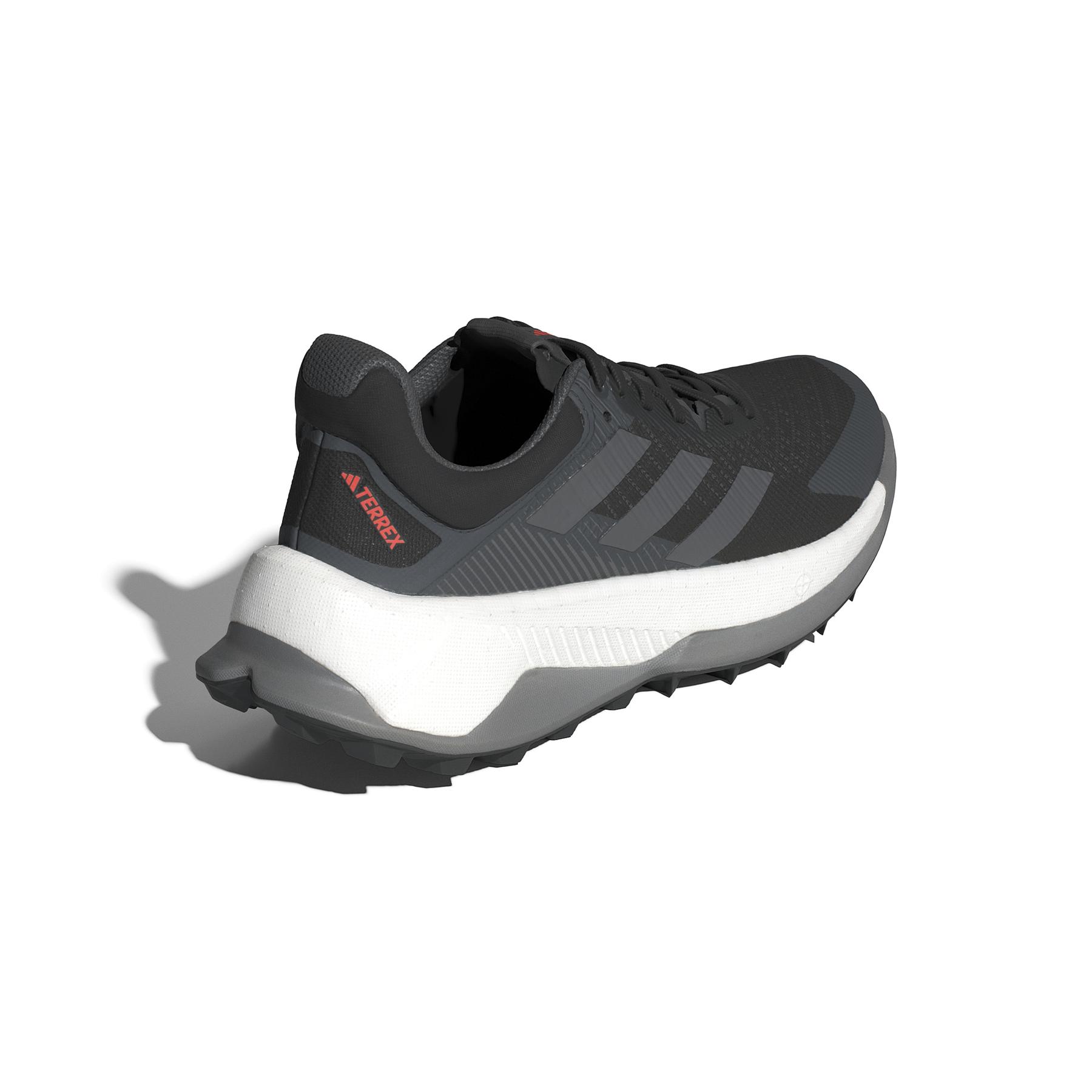 product/a/d/adidas_ie8456_7_footwear_photography_back_lateral_top_view_white.jpg