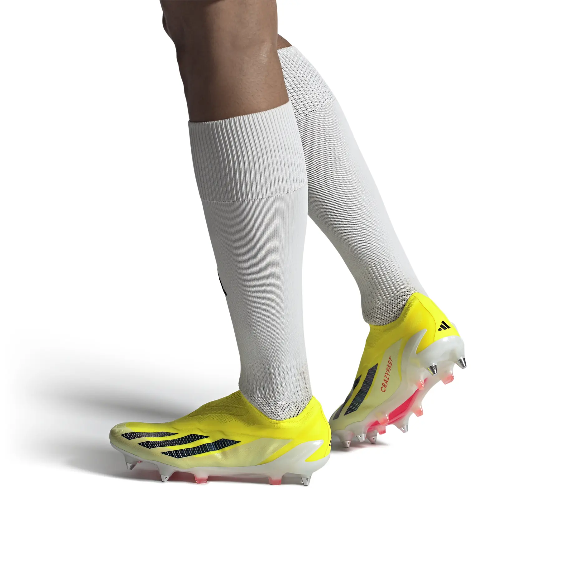 adidas_if0662_10_footwear_on_m