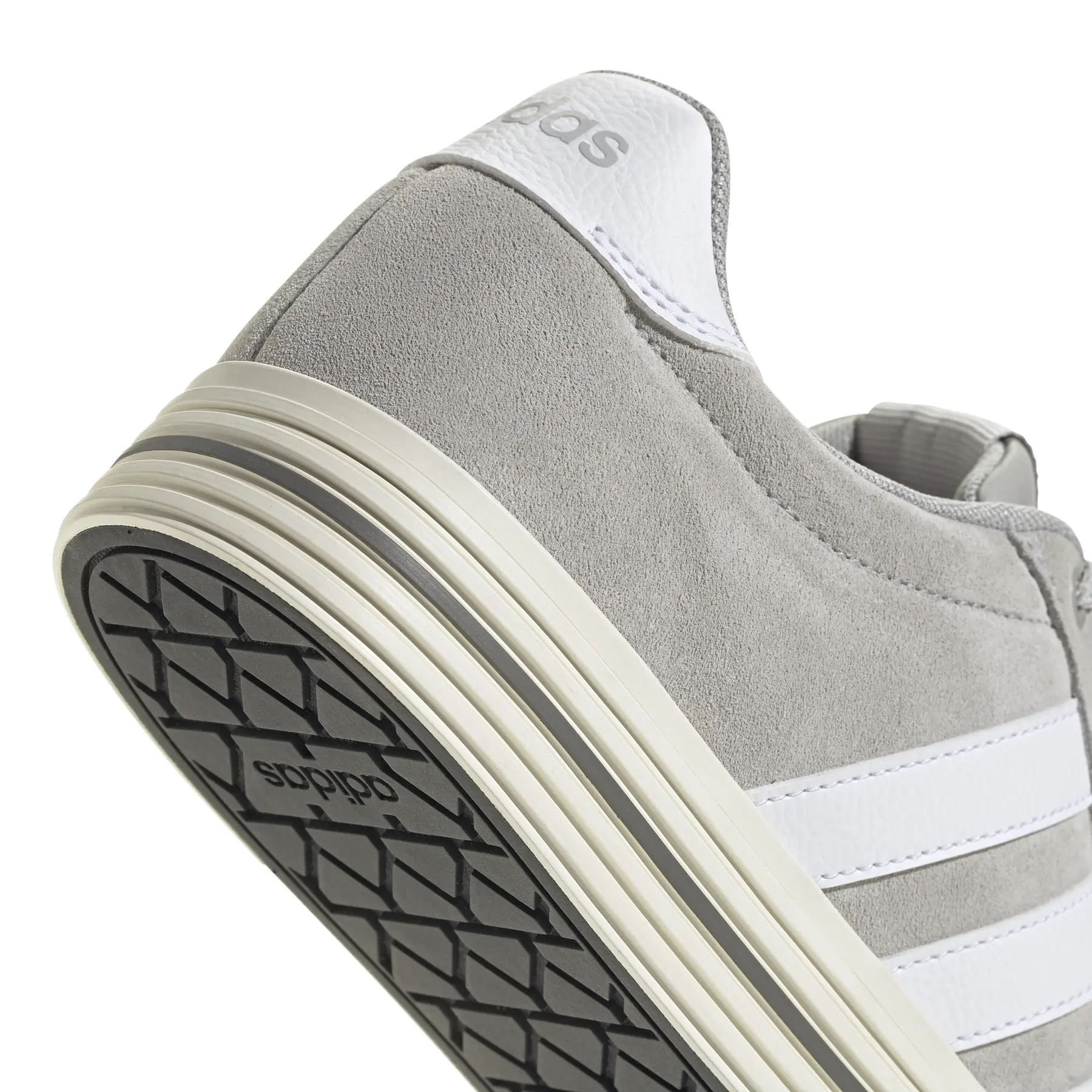 product/a/d/adidas_if4504_9_footwear_photography_detail_view_2_white.jpg