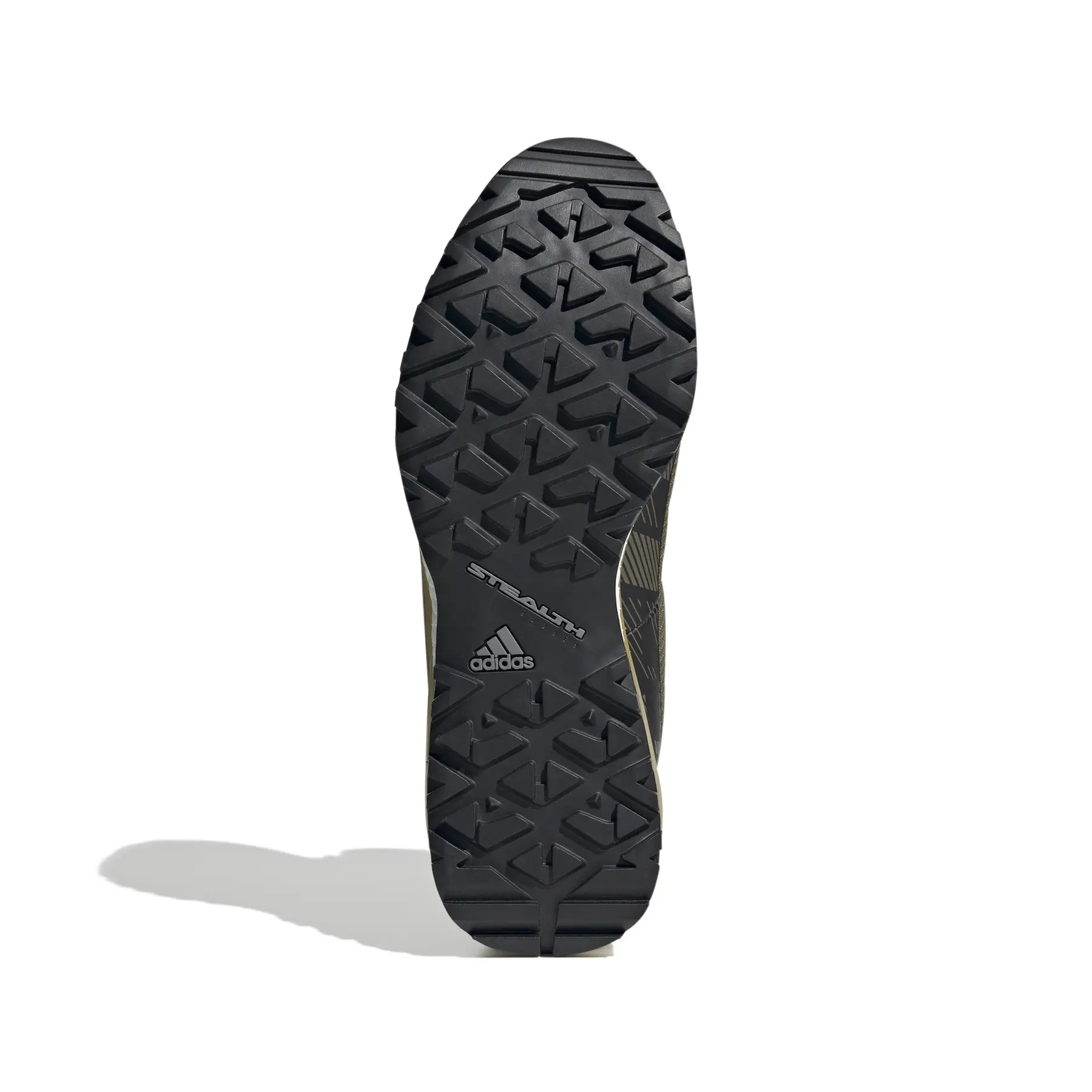 product/a/d/adidas_if4955_4_footwear_photography_bottom_view_white.jpg