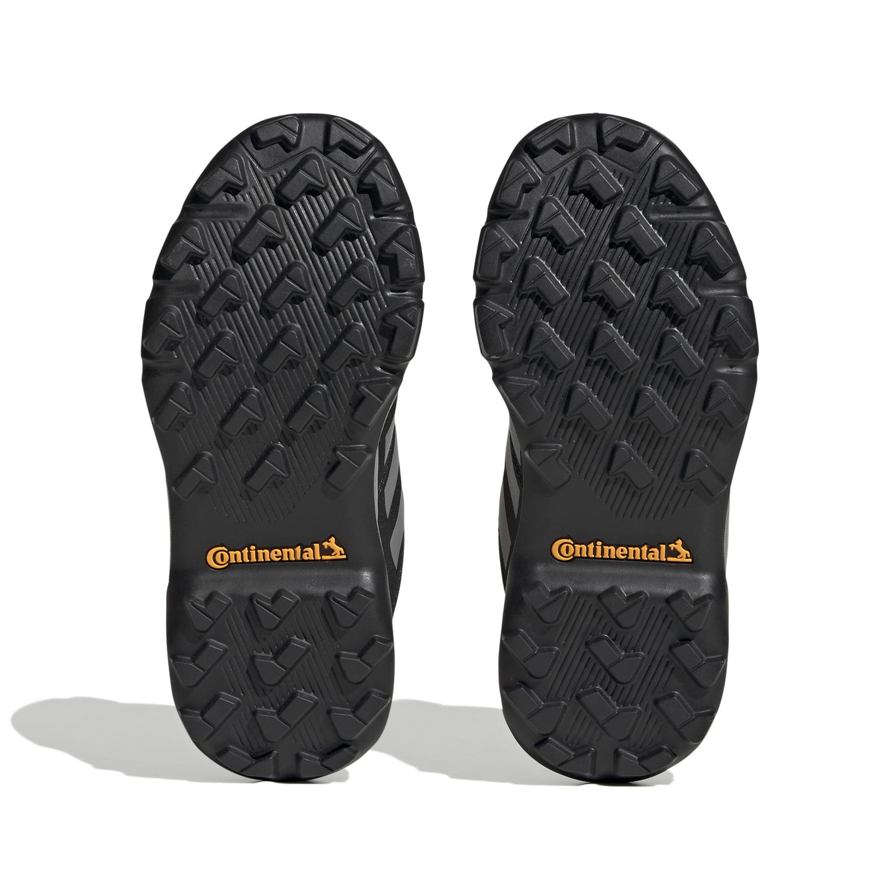 product/a/d/adidas_if7519_4_footwear_photography_bottom_view_white.jpg