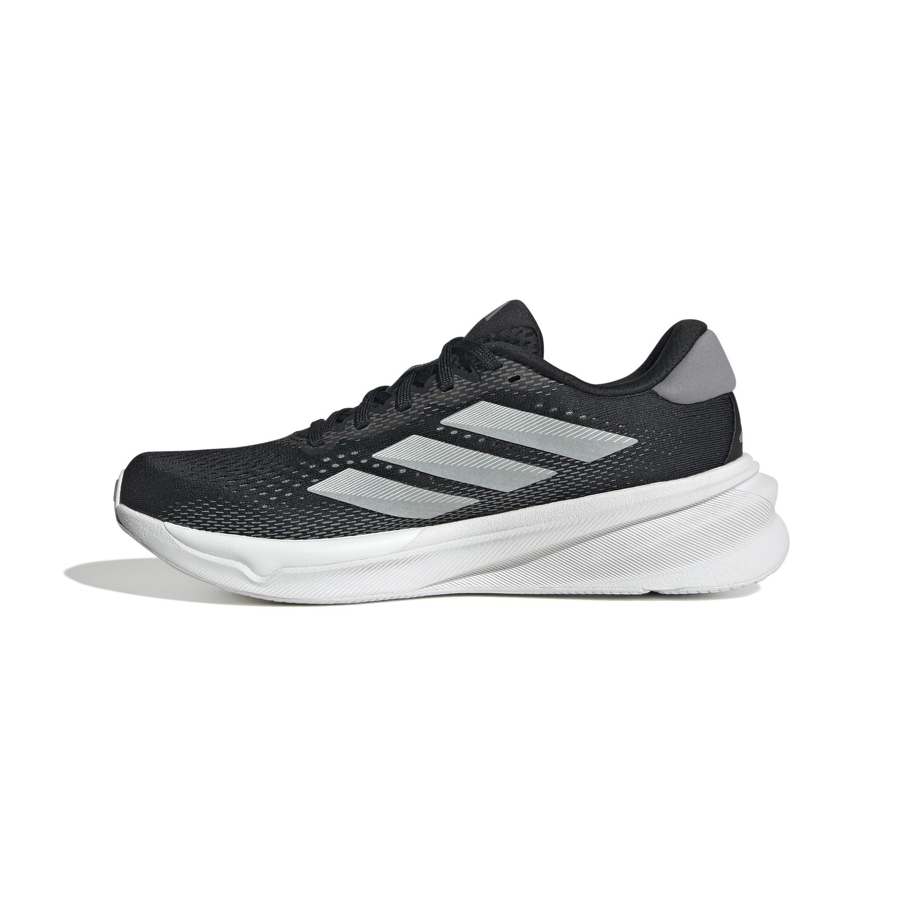 product/a/d/adidas_ig2164_5_footwear_photography_side_medial_center_view_white-nw091625.jpg