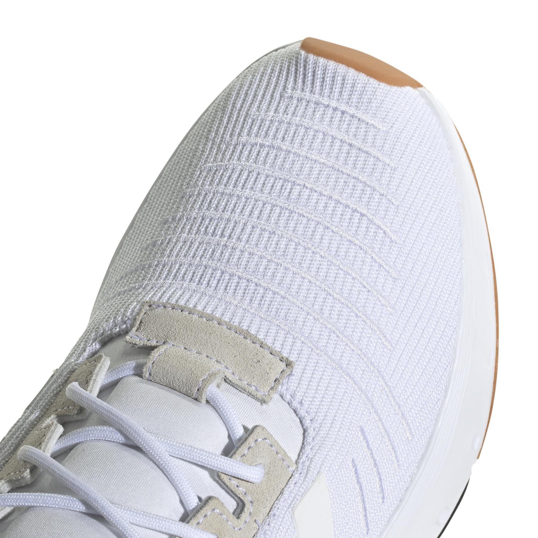 product/a/d/adidas_ig4703_8_footwear_photography_detail_view_1_white.jpg