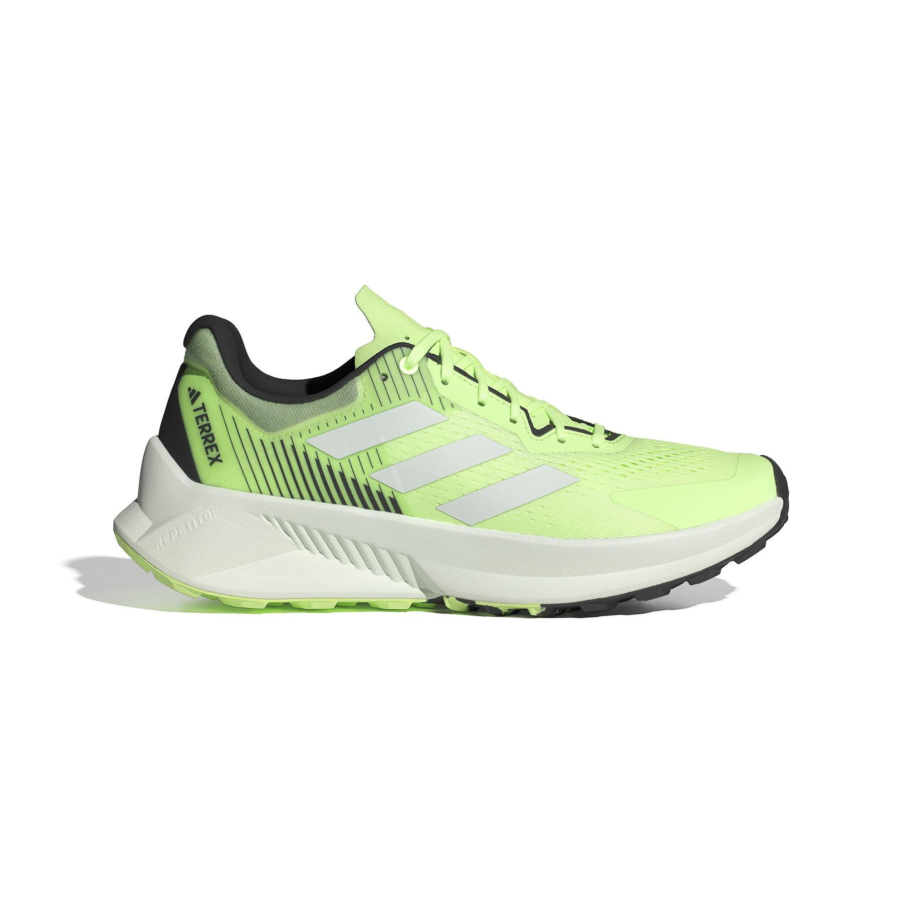 product/a/d/adidas_ig8026_1_footwear_photography_side_lateral_center_view_white-nw031524.jpg