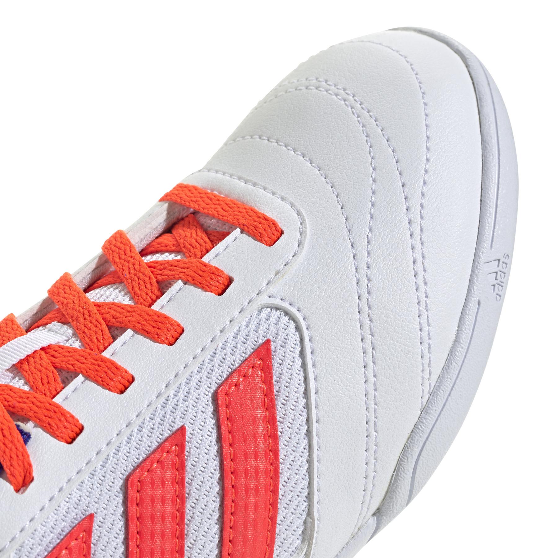 product/a/d/adidas_ig8755_8_footwear_photography_detail_view_2_white.jpg