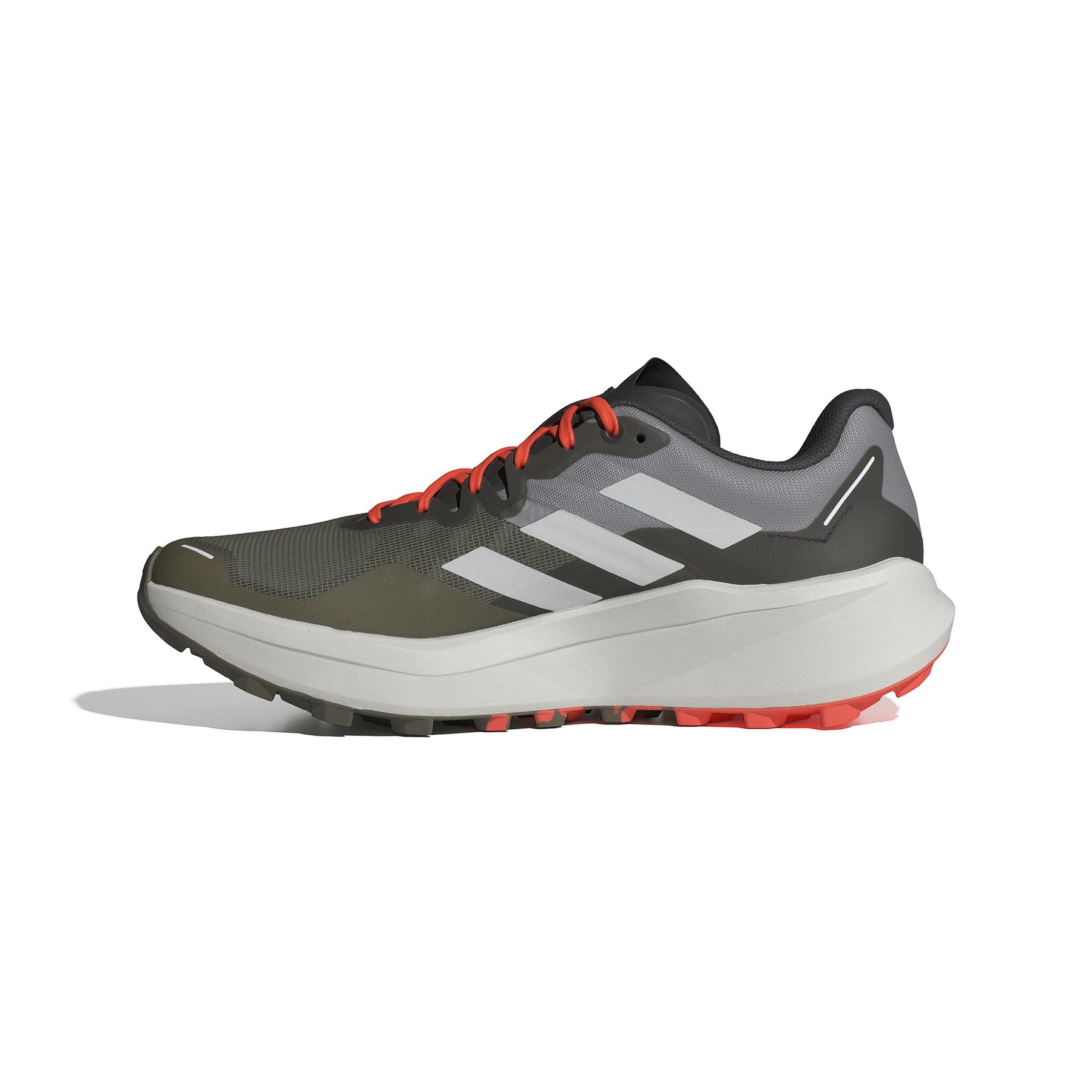 product/a/d/adidas_ig8840_5_footwear_photography_side_medial_center_view_white-nw052424.jpg