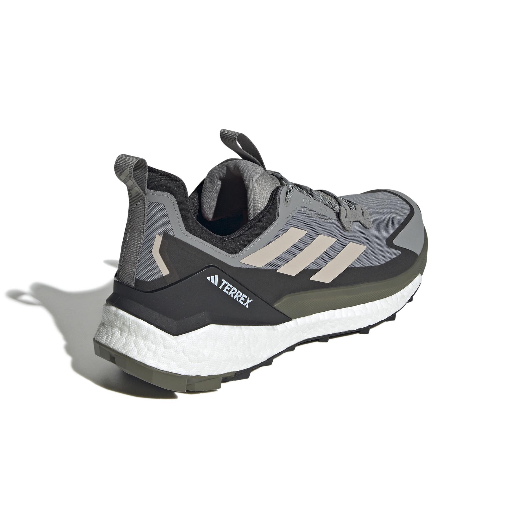 product/a/d/adidas_ig8881_7_footwear_photography_back_lateral_top_view_white.jpg