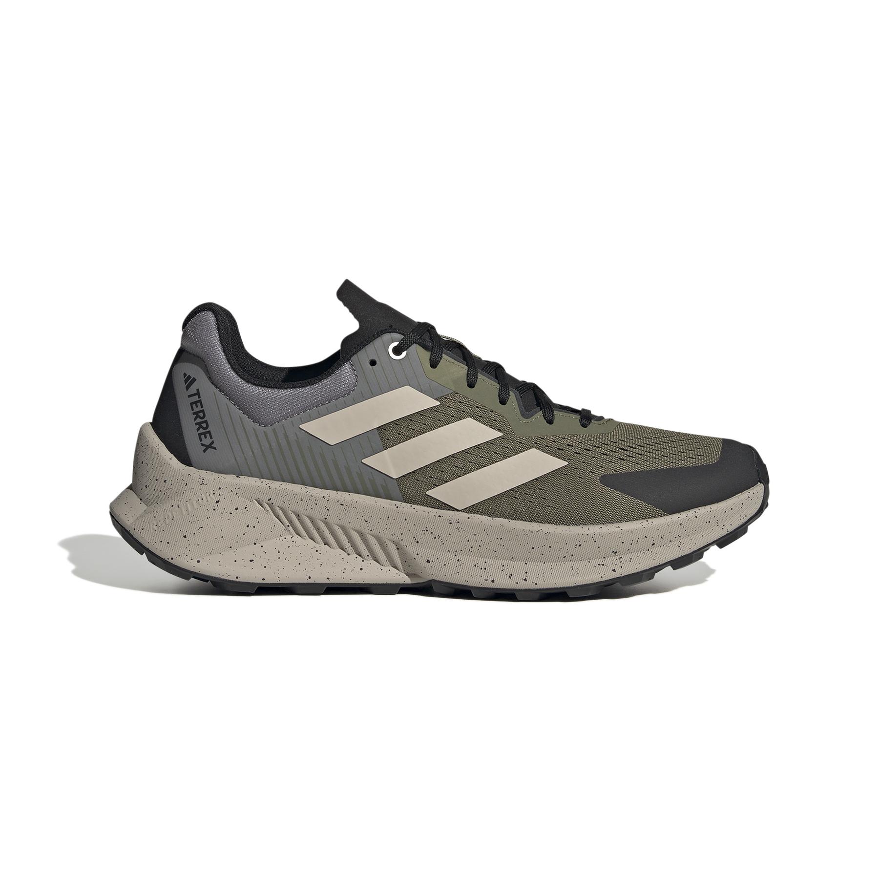 product/a/d/adidas_ig8923_1_footwear_photography_side_lateral_center_view_white.jpg