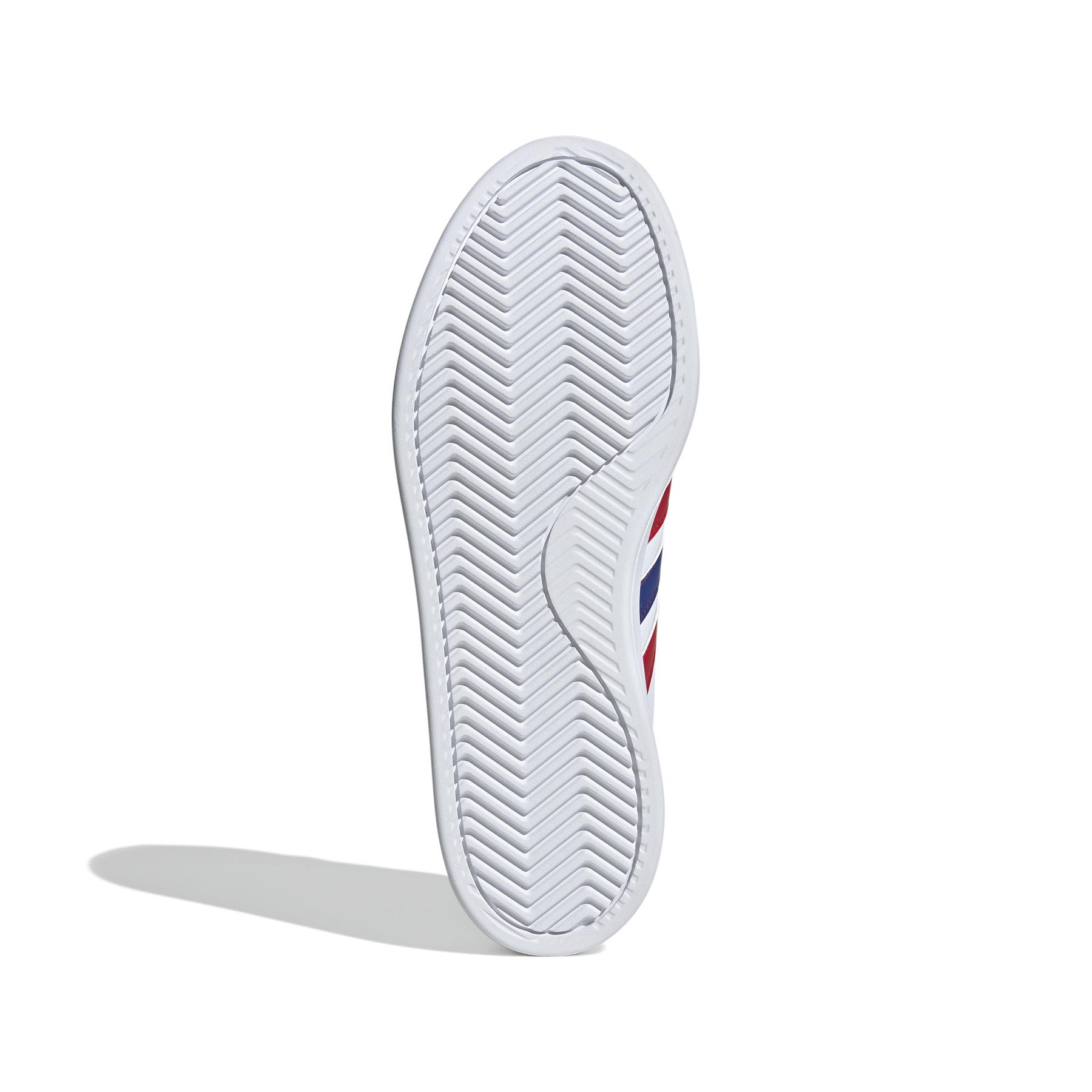 product/a/d/adidas_ig9224_4_footwear_photography_bottom_view_white.jpg