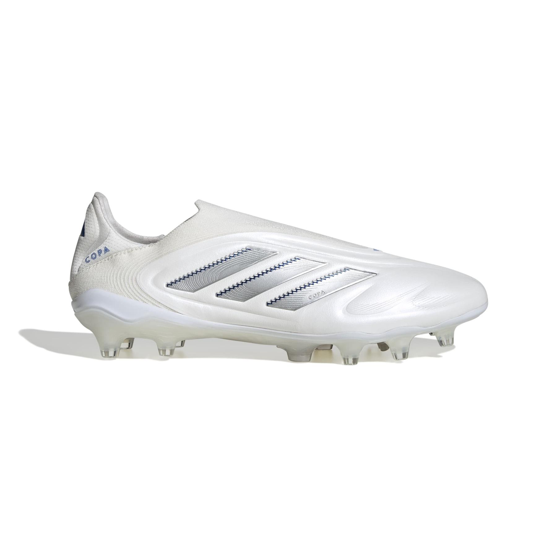 product/a/d/adidas_ih0078_1_footwear_photography_side_lateral_center_view_white-nw091625.jpg