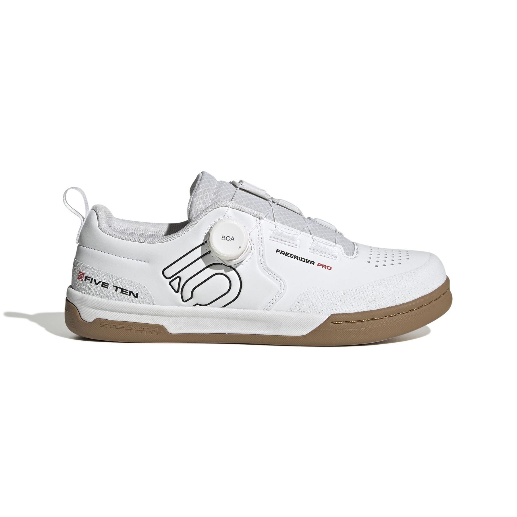 product/a/d/adidas_ih3054_1_footwear_photography_side_lateral_center_view_white-nw091625.jpg