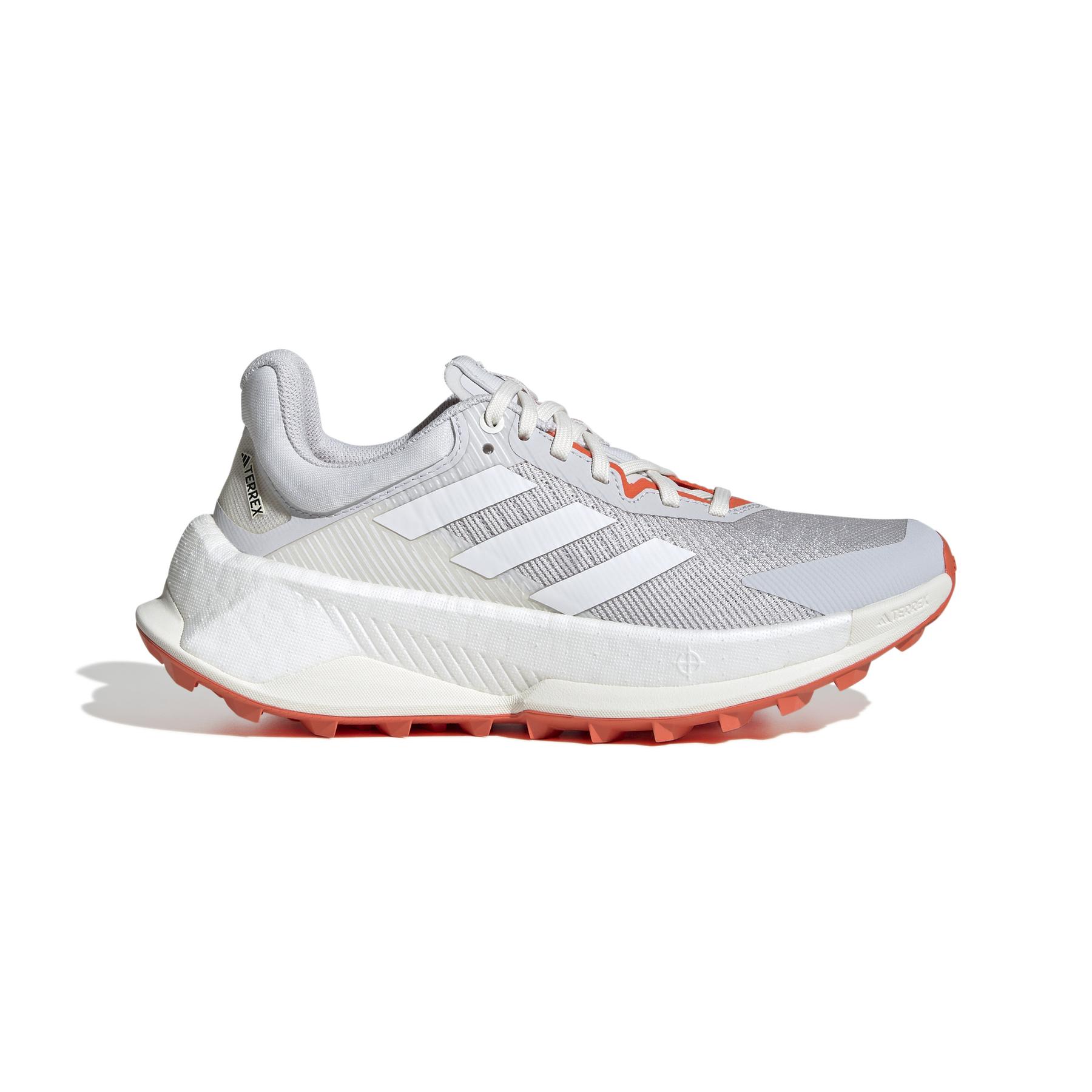 product/a/d/adidas_ih3791_1_footwear_photography_side_lateral_center_view_white-nw091625.jpg