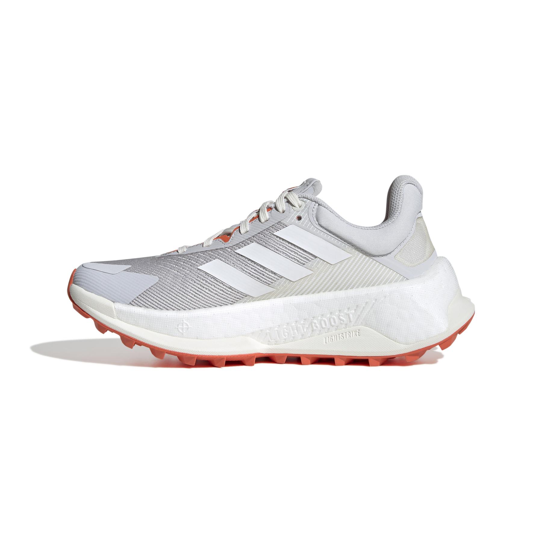 product/a/d/adidas_ih3791_5_footwear_photography_side_medial_center_view_white-nw091625.jpg