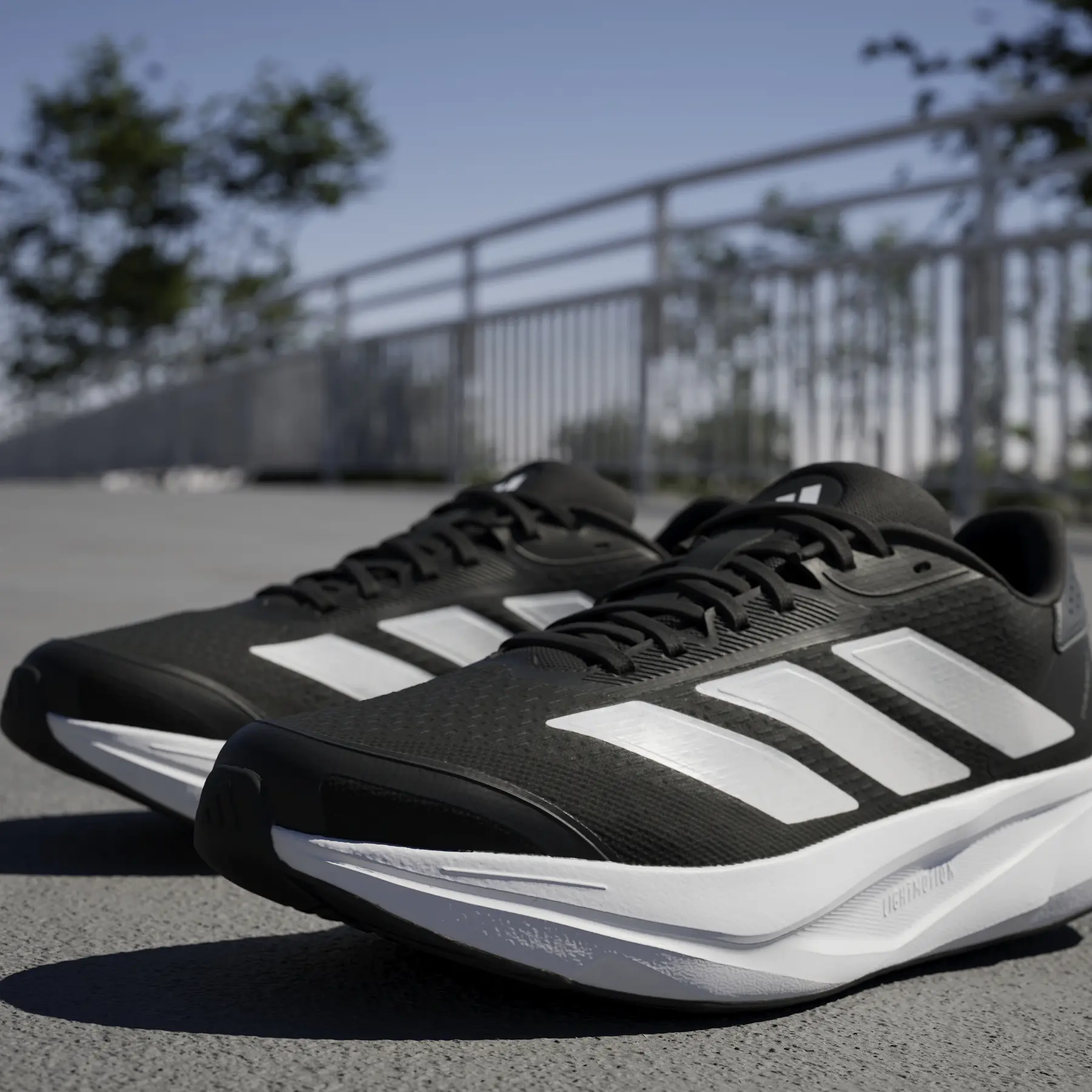 product/a/d/adidas_ih8218_22_footwear_photography_heromrktng_view_9.jpg