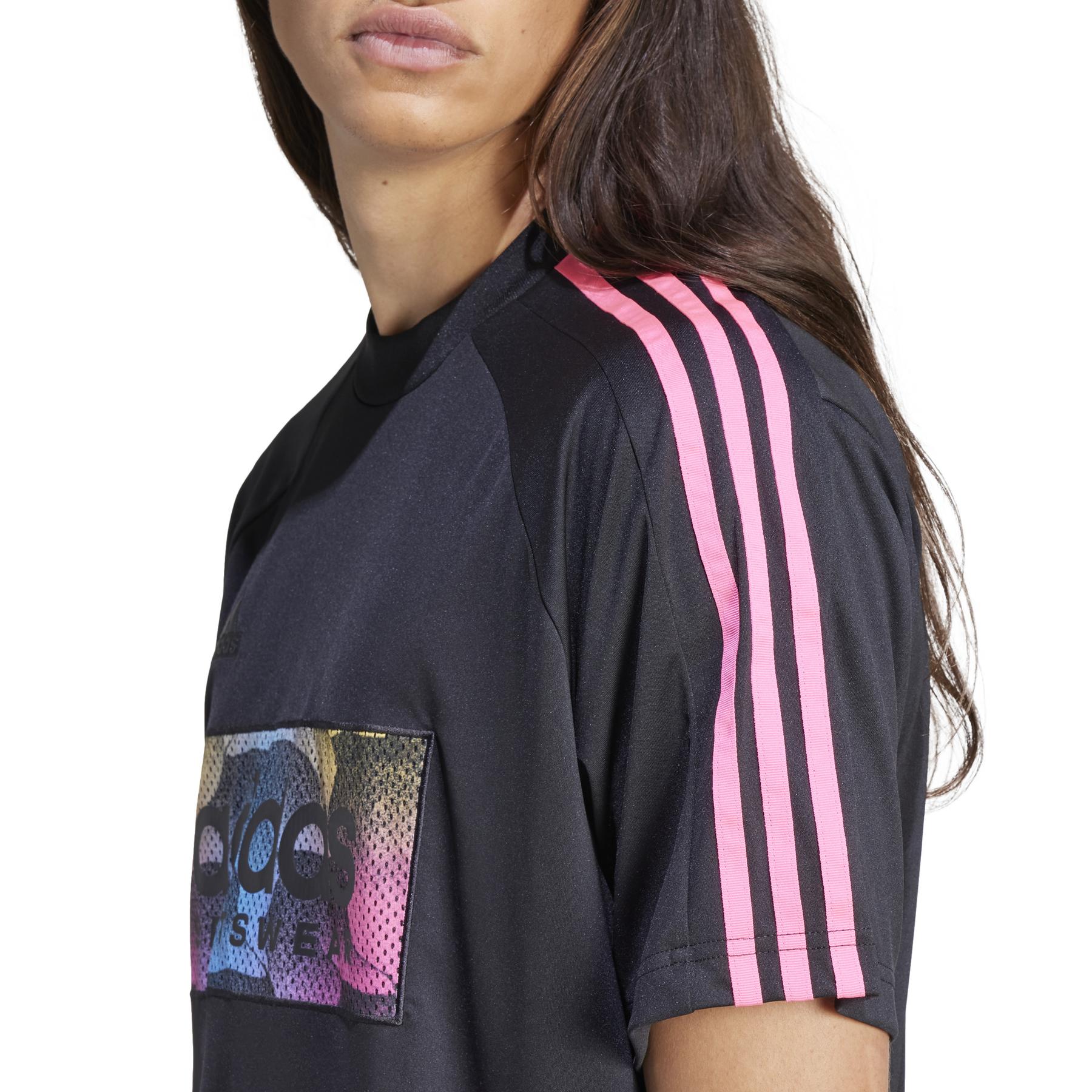 product/a/d/adidas_ip3781_7_apparel_on_model_detail_view_1_white-030824.jpg