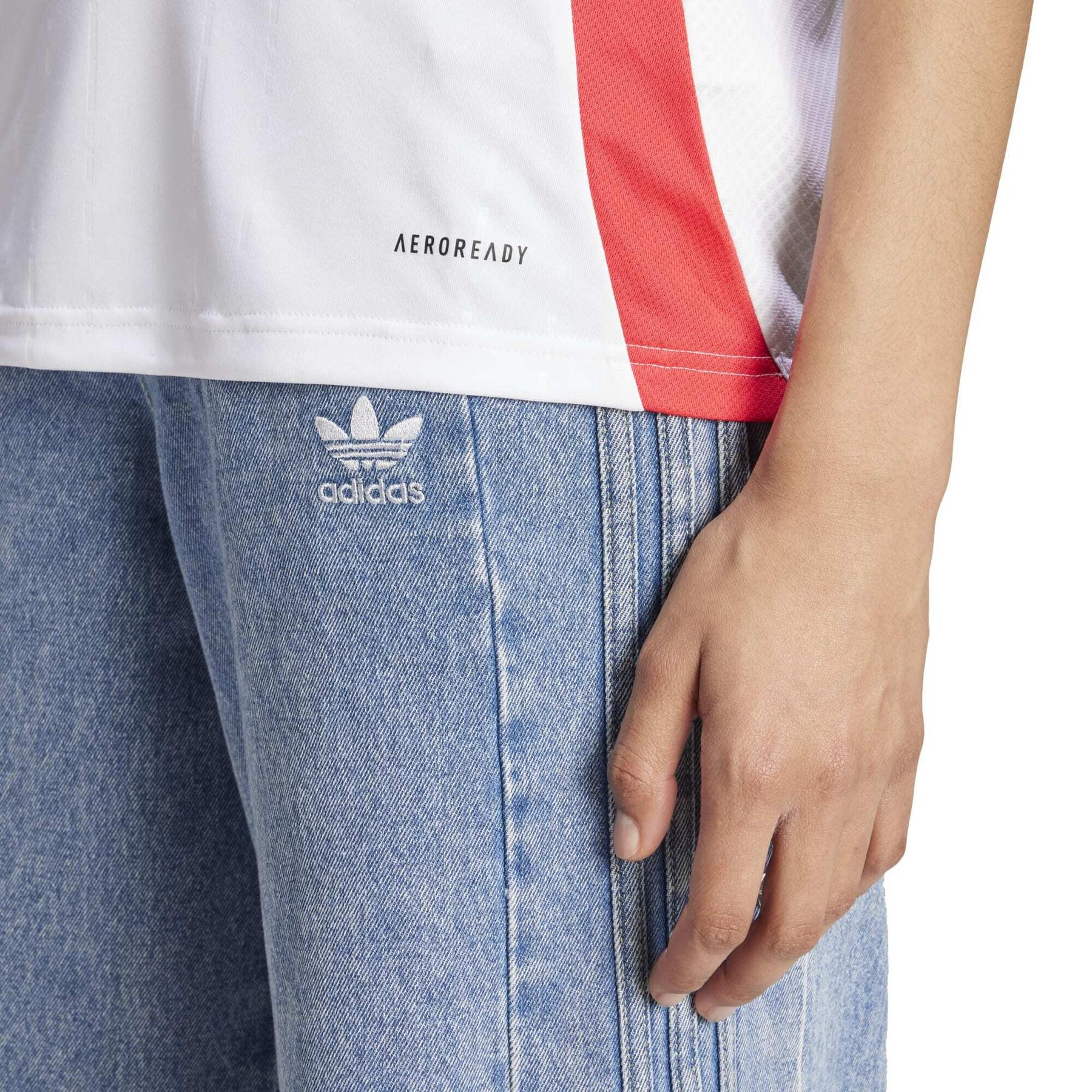product/a/d/adidas_iq0489_8_apparel_on_model_detail_view_1_white.jpg