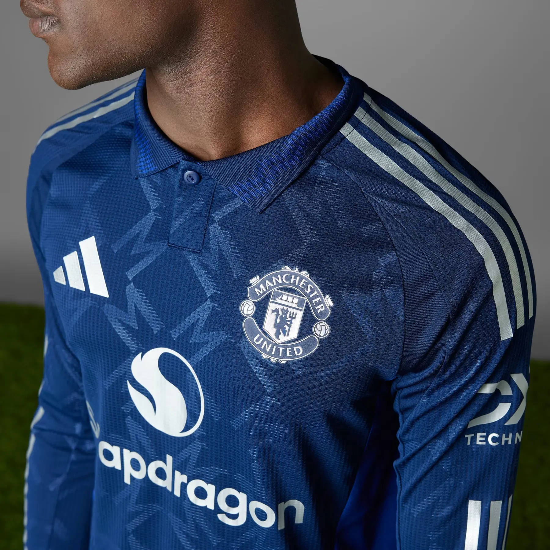 Authentic long-sleeved home jersey Manchester United 2024/25