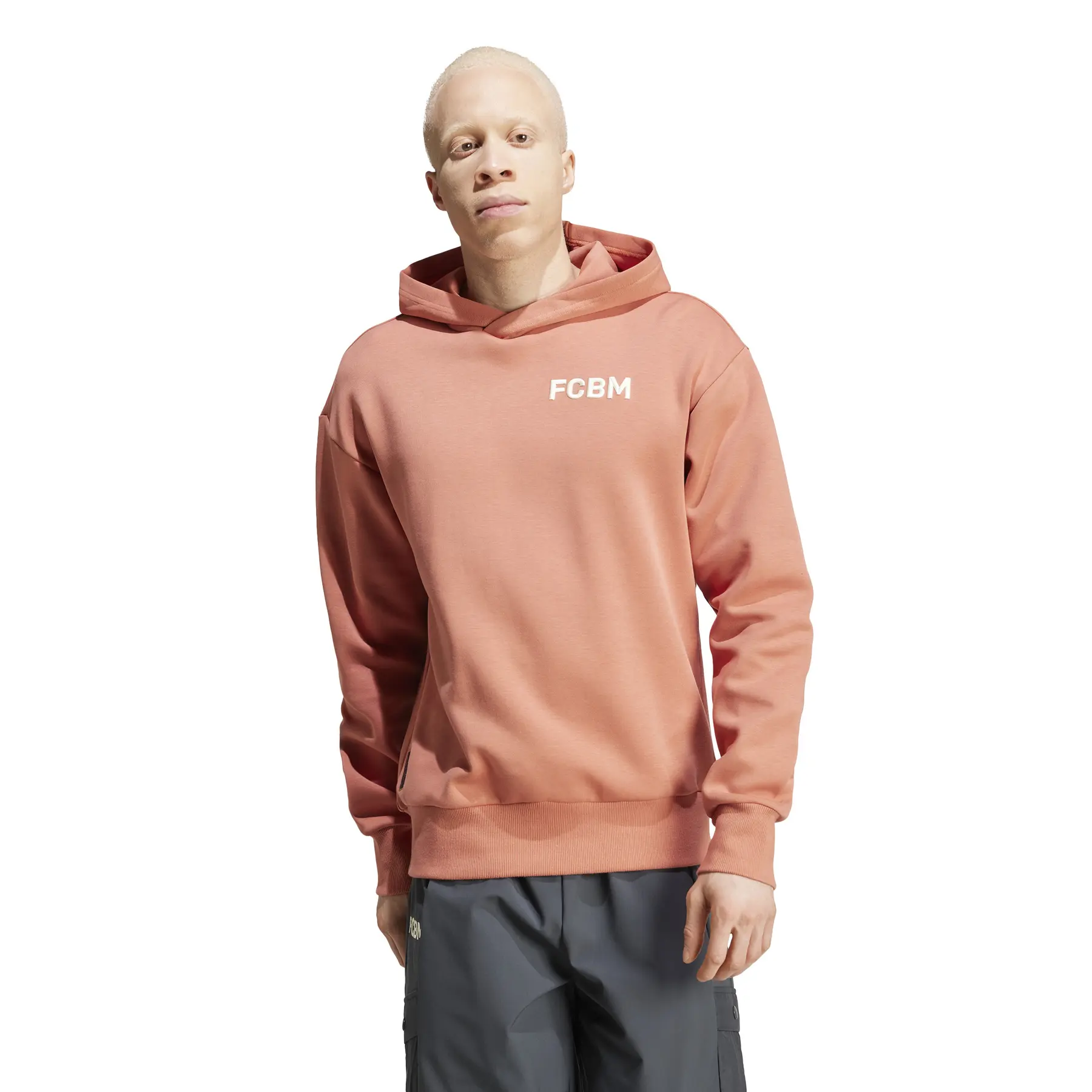 Uomini Felpa con cappuccio con zip Essential rosso | FC Bayern Monaco Store