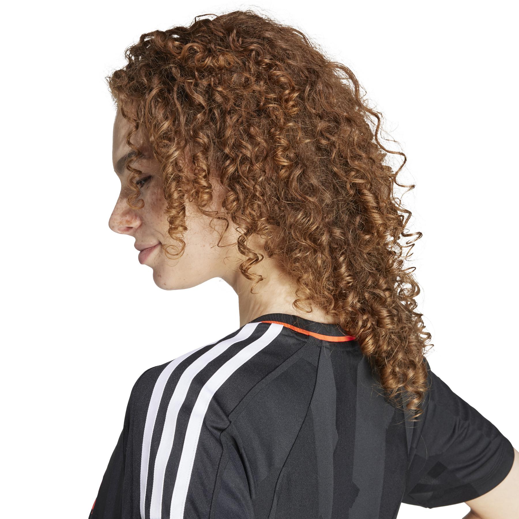 product/a/d/adidas_ix3505_5_apparel_on_model_detail_view_2_white.jpg