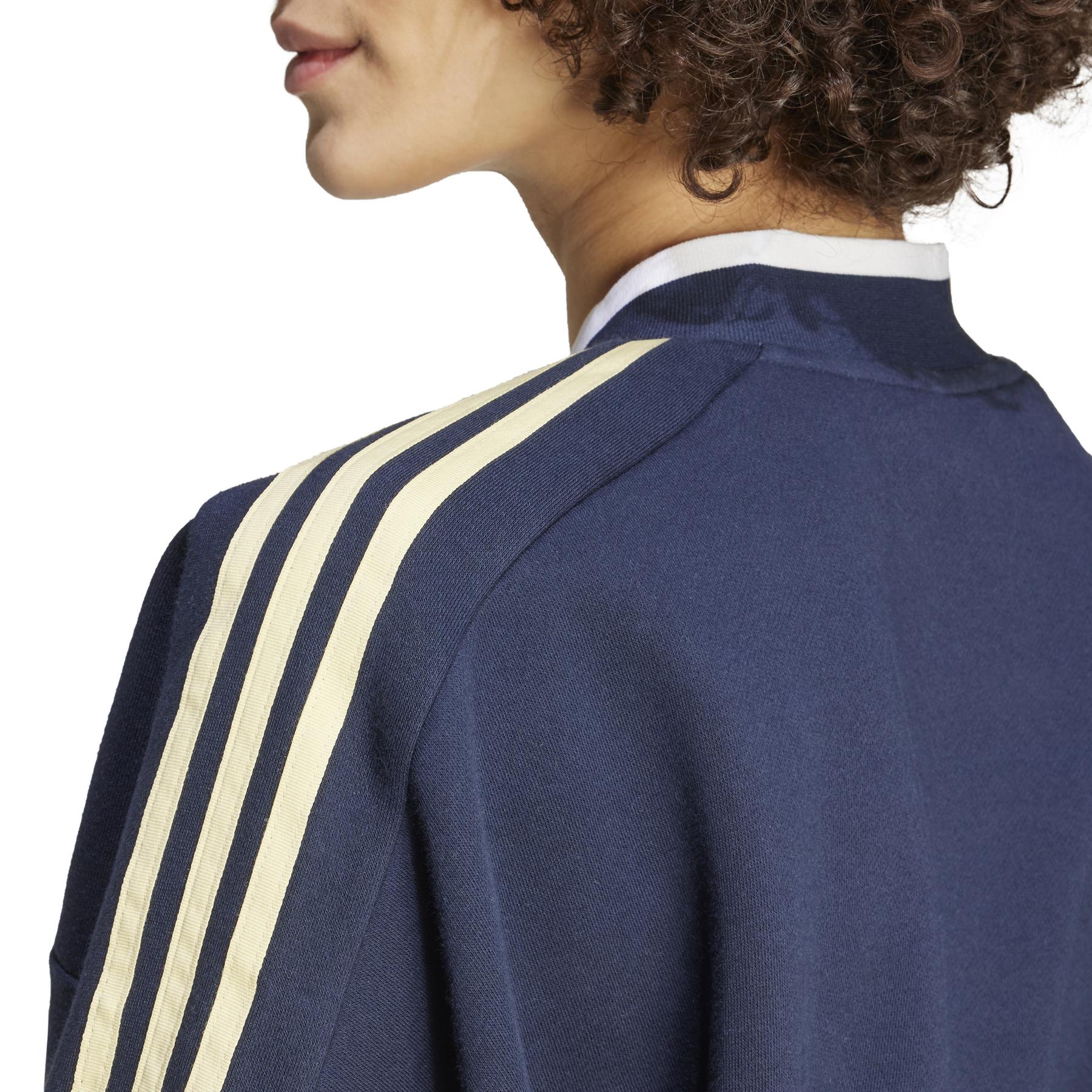 product/a/d/adidas_ix3522_8_apparel_on_model_detail_view_2_white.jpg
