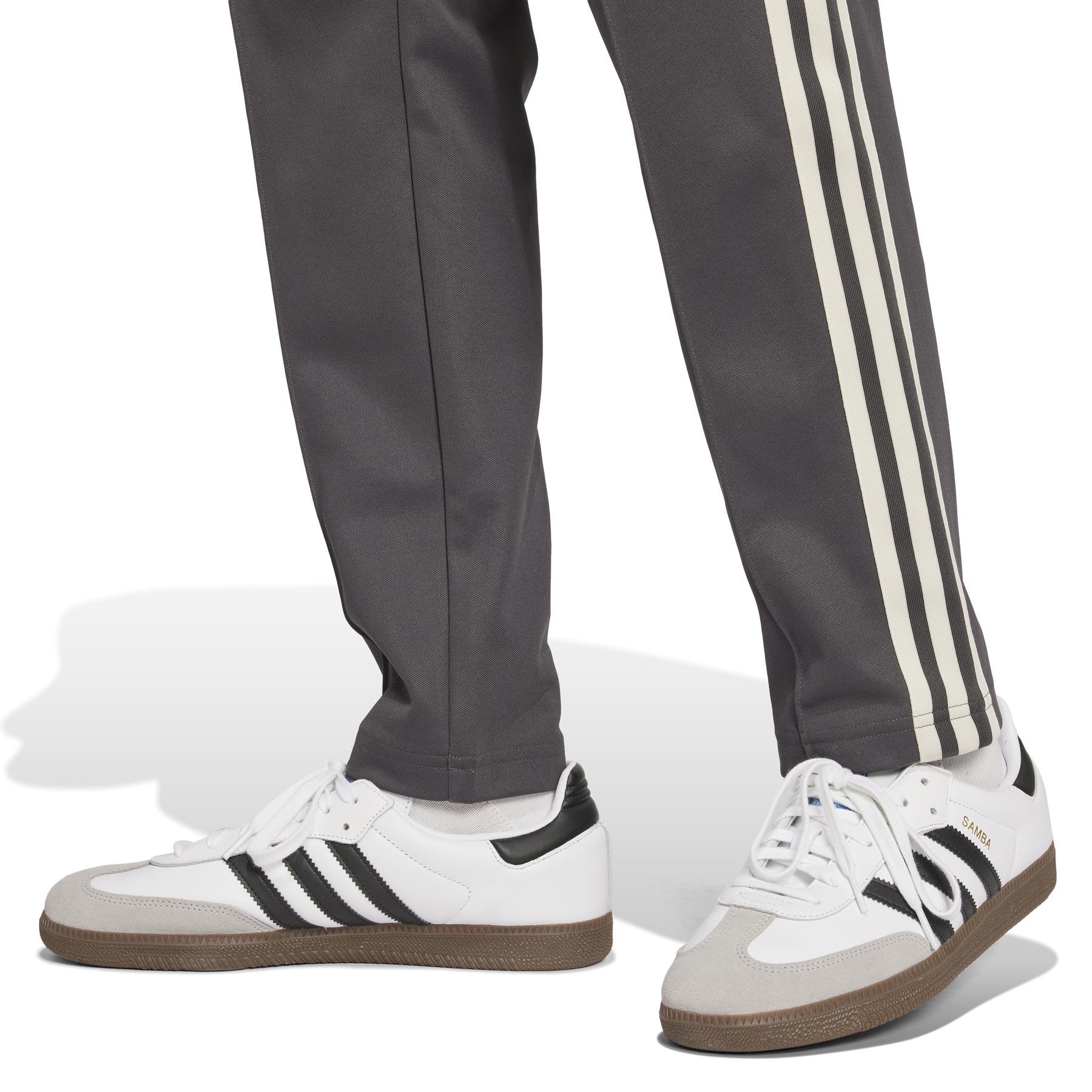 product/a/d/adidas_iy0051_8_apparel_on_model_detail_view_2_white-nw112824.jpg