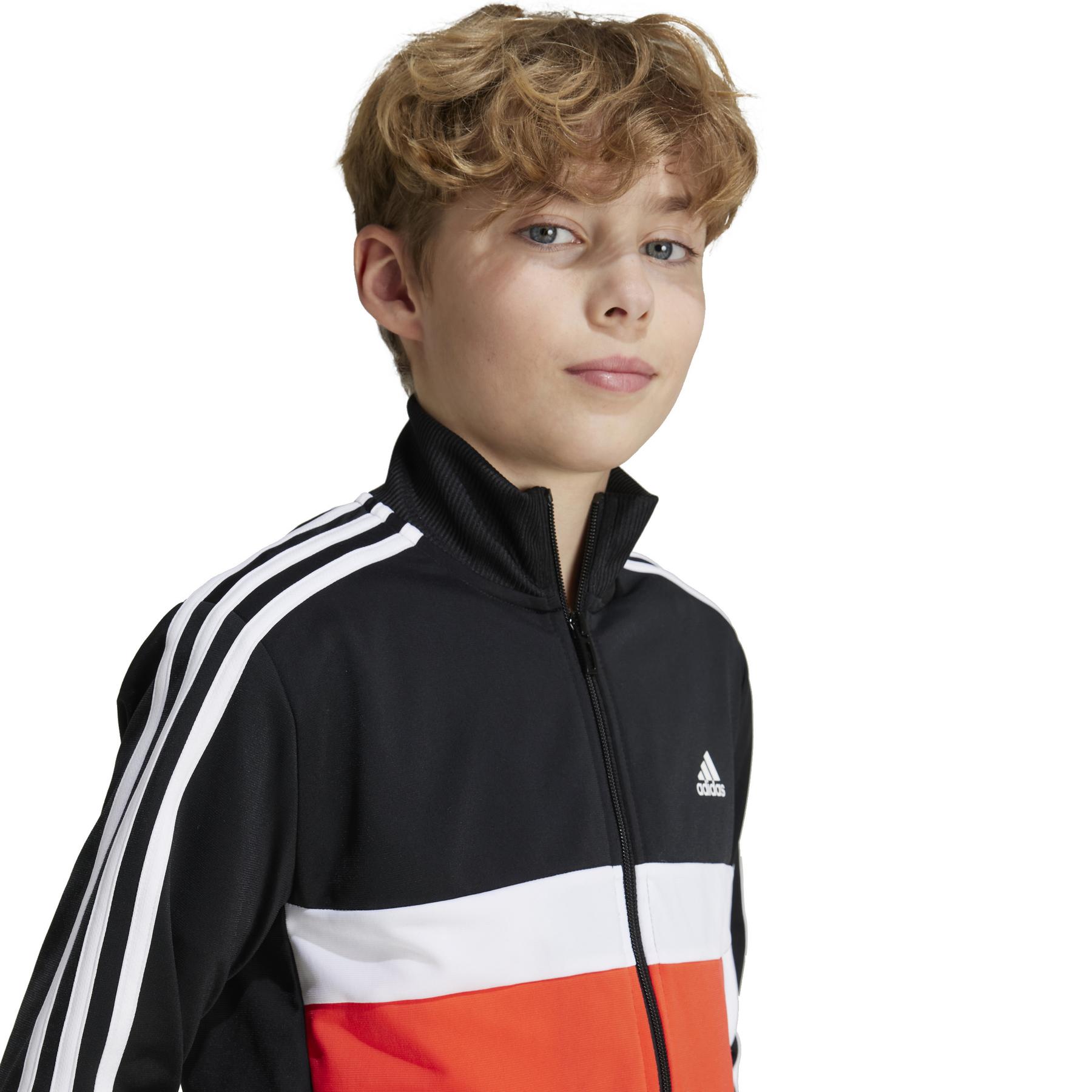 product/a/d/adidas_iy1795_6_apparel_on_model_detail_view_2_white.jpg