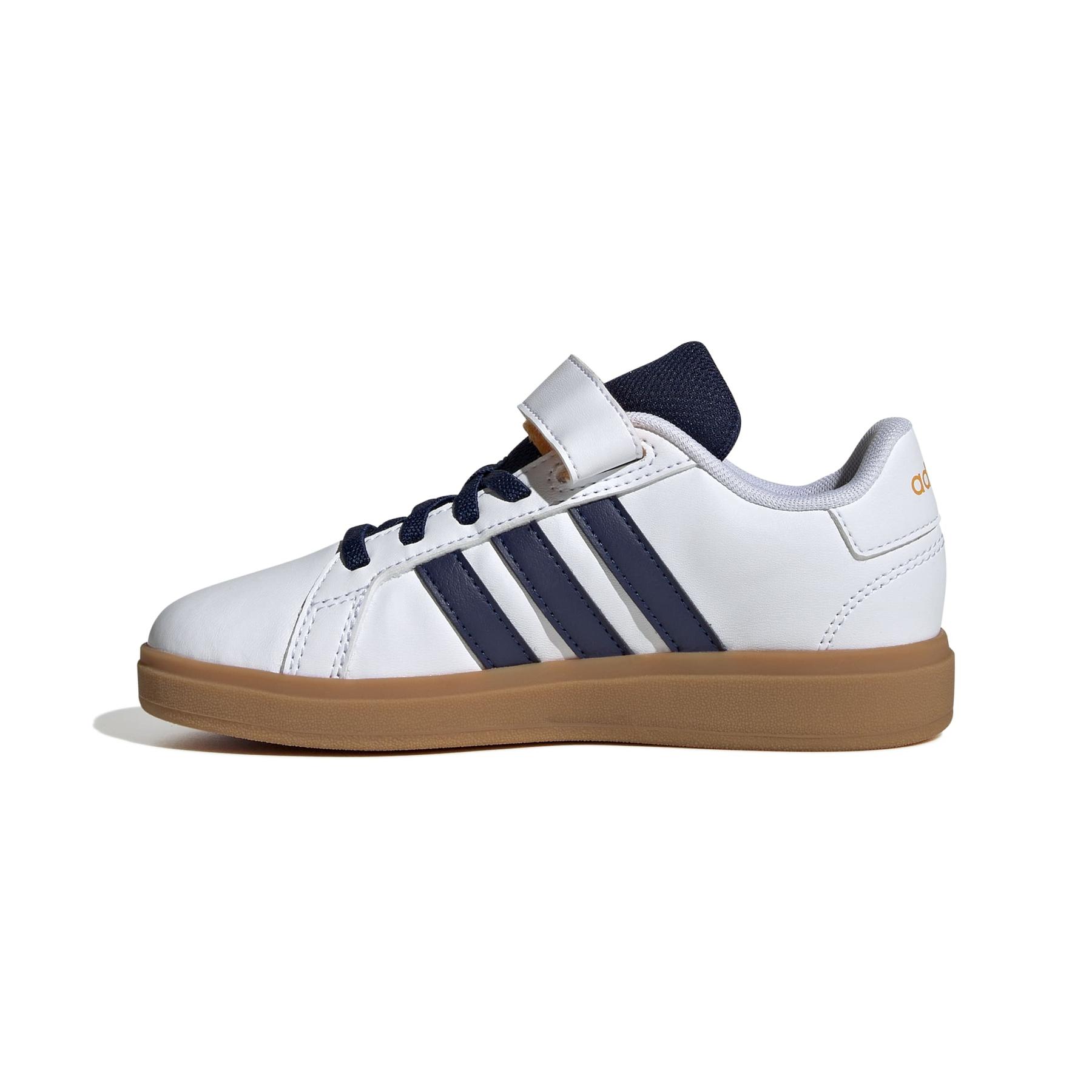 product/a/d/adidas_ji0973_5_footwear_photography_side_medial_center_view_white-nw091625.jpg