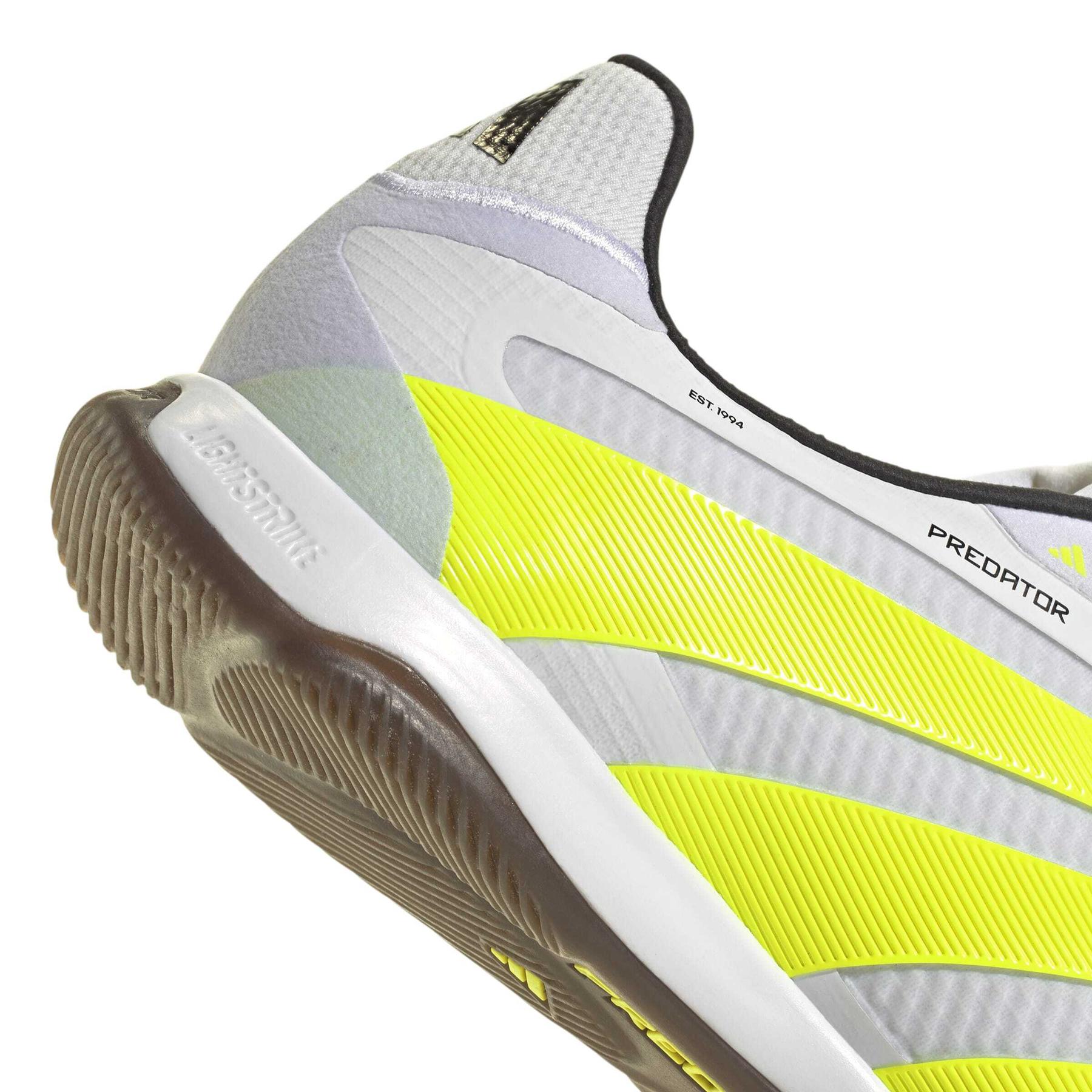 product/a/d/adidas_ji1191_8_footwear_photography_detail_view_2_white-nw091625.jpg