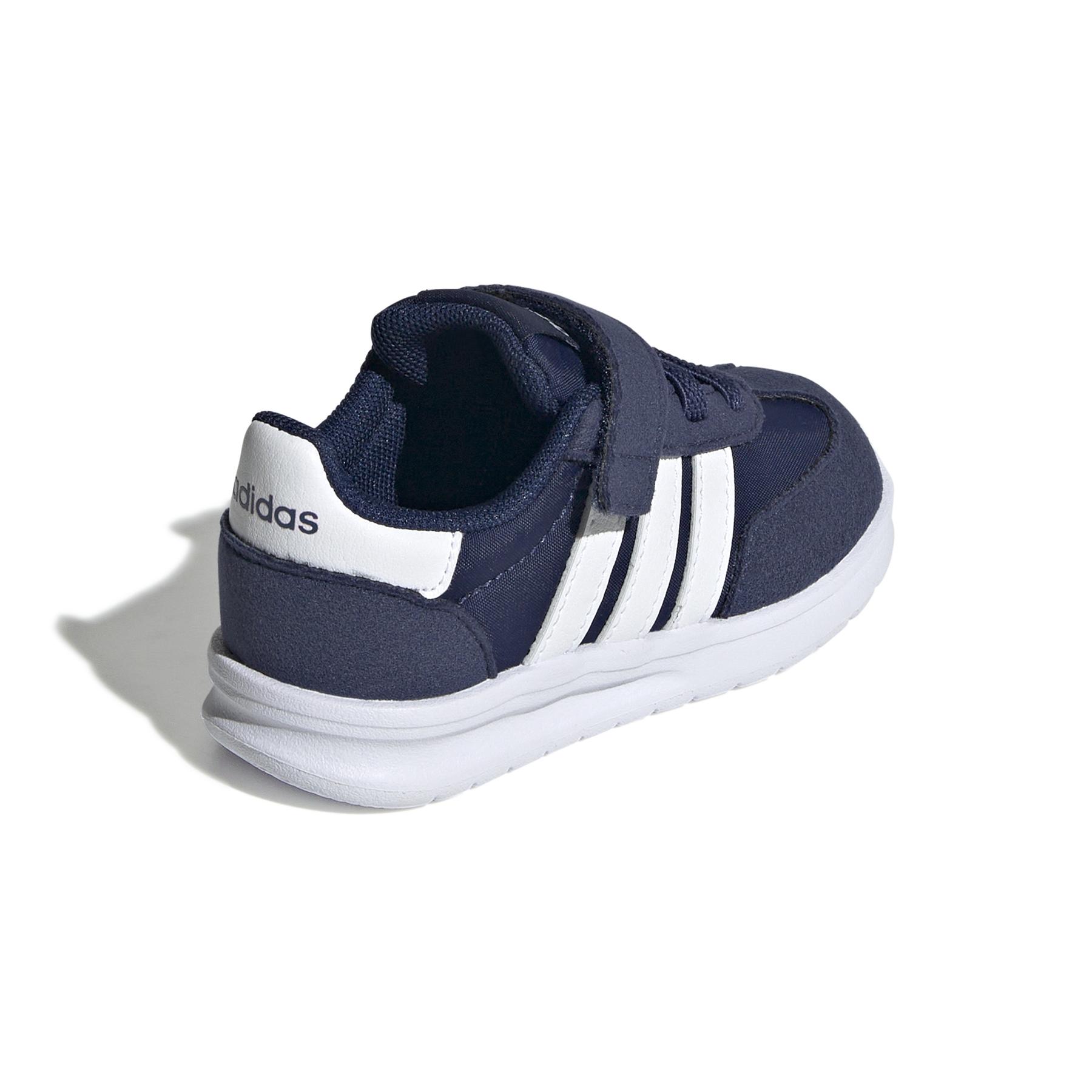 product/a/d/adidas_ji2268_7_footwear_photography_back_lateral_top_view_white.jpg