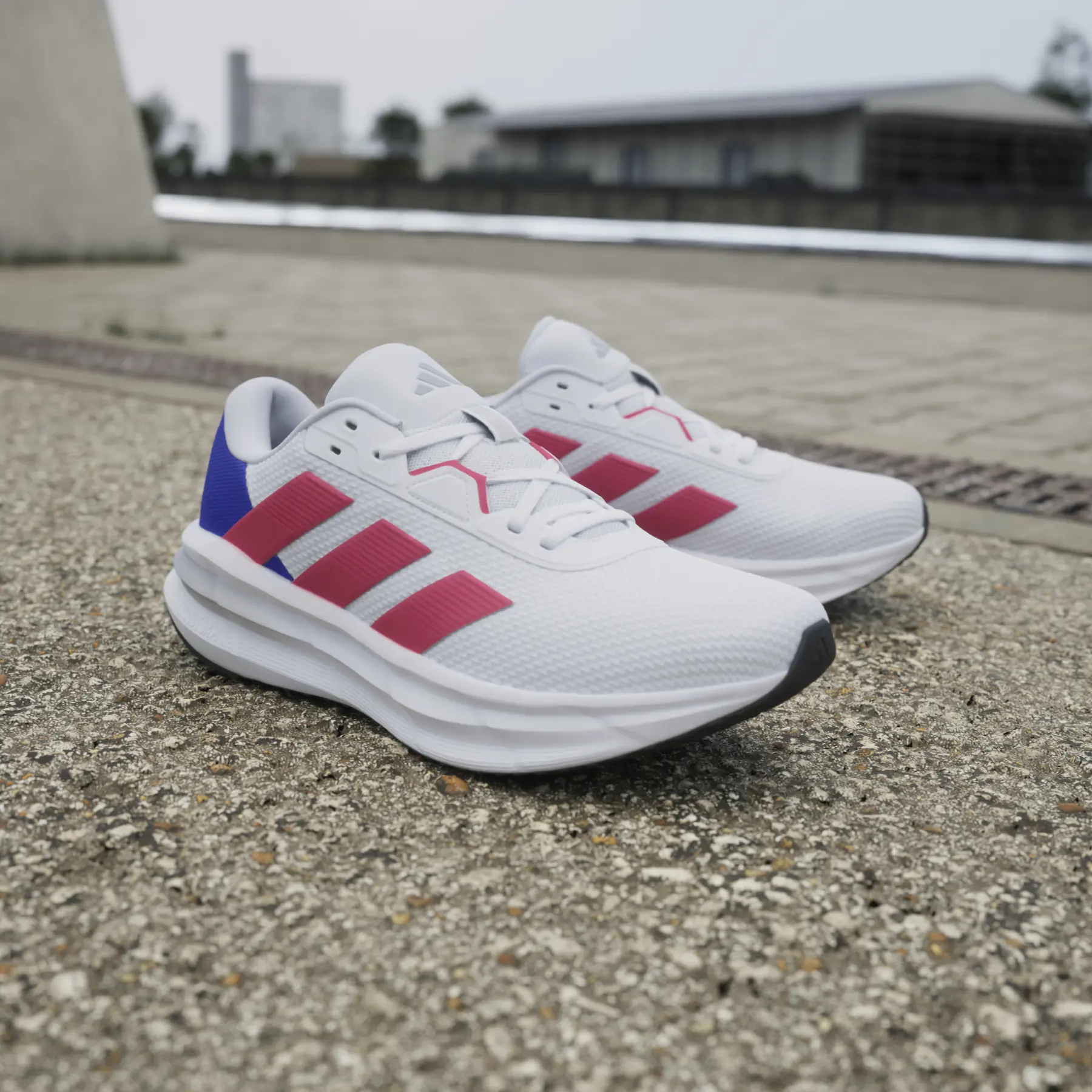 product/a/d/adidas_ji4600_21_footwear_photography_heromrktng_view_8-nw091625.jpg