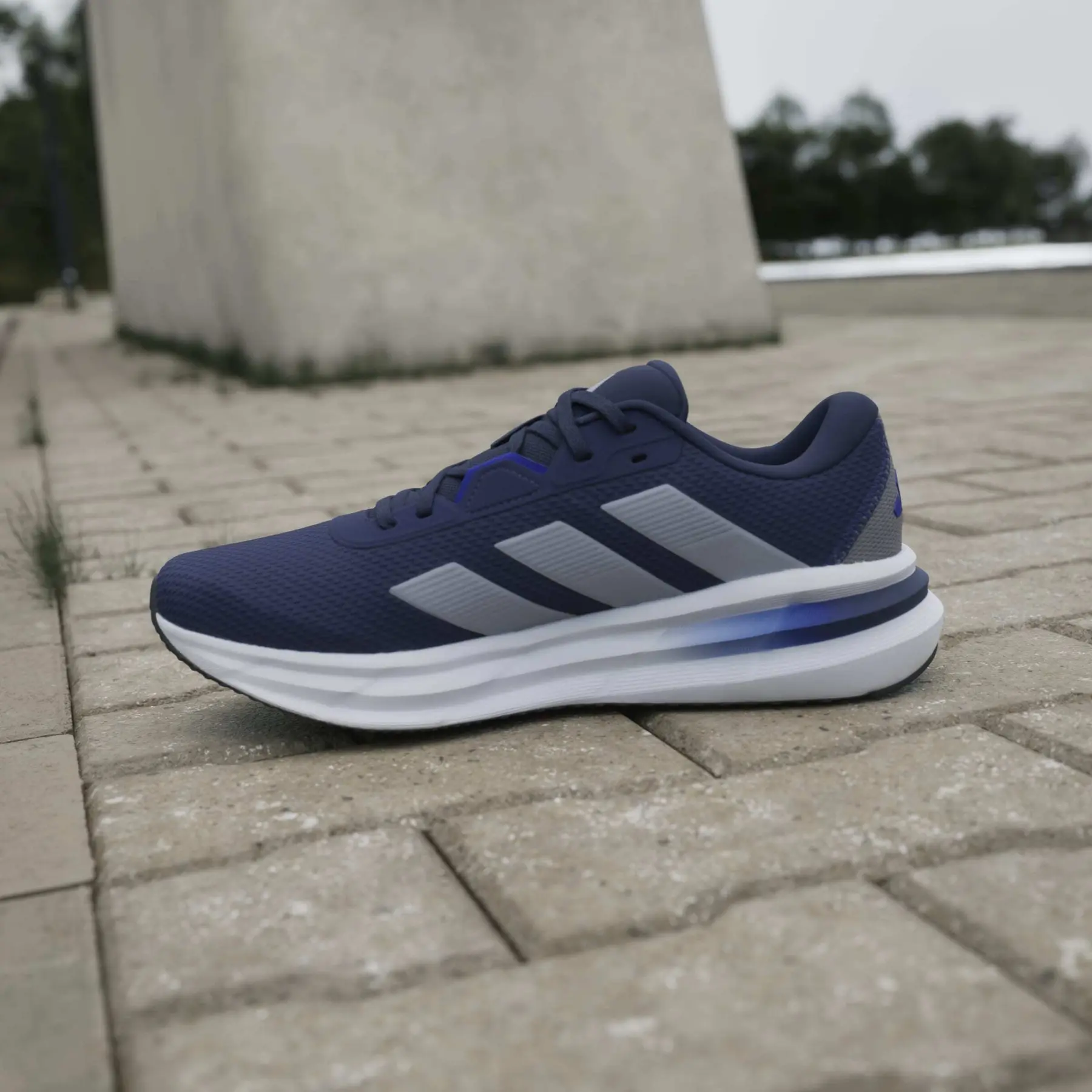 product/a/d/adidas_ji4601_20_footwear_photography_heromrktng_view_7-nw091625.jpg