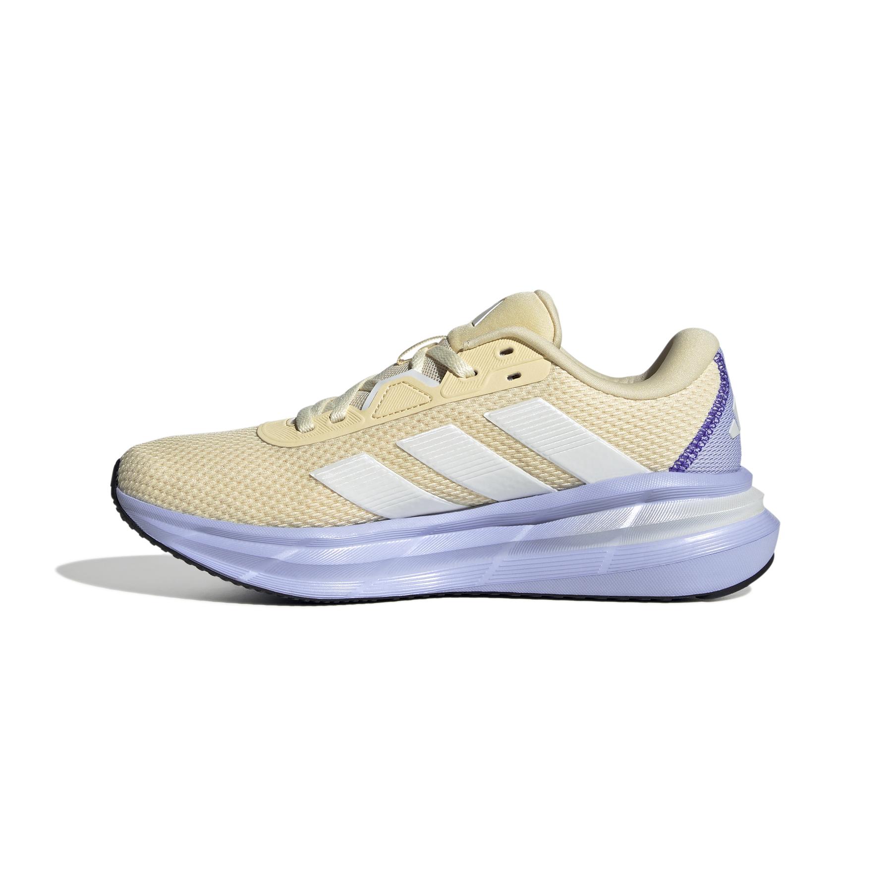 product/a/d/adidas_ji4606_5_footwear_photography_side_medial_center_view_white.jpg