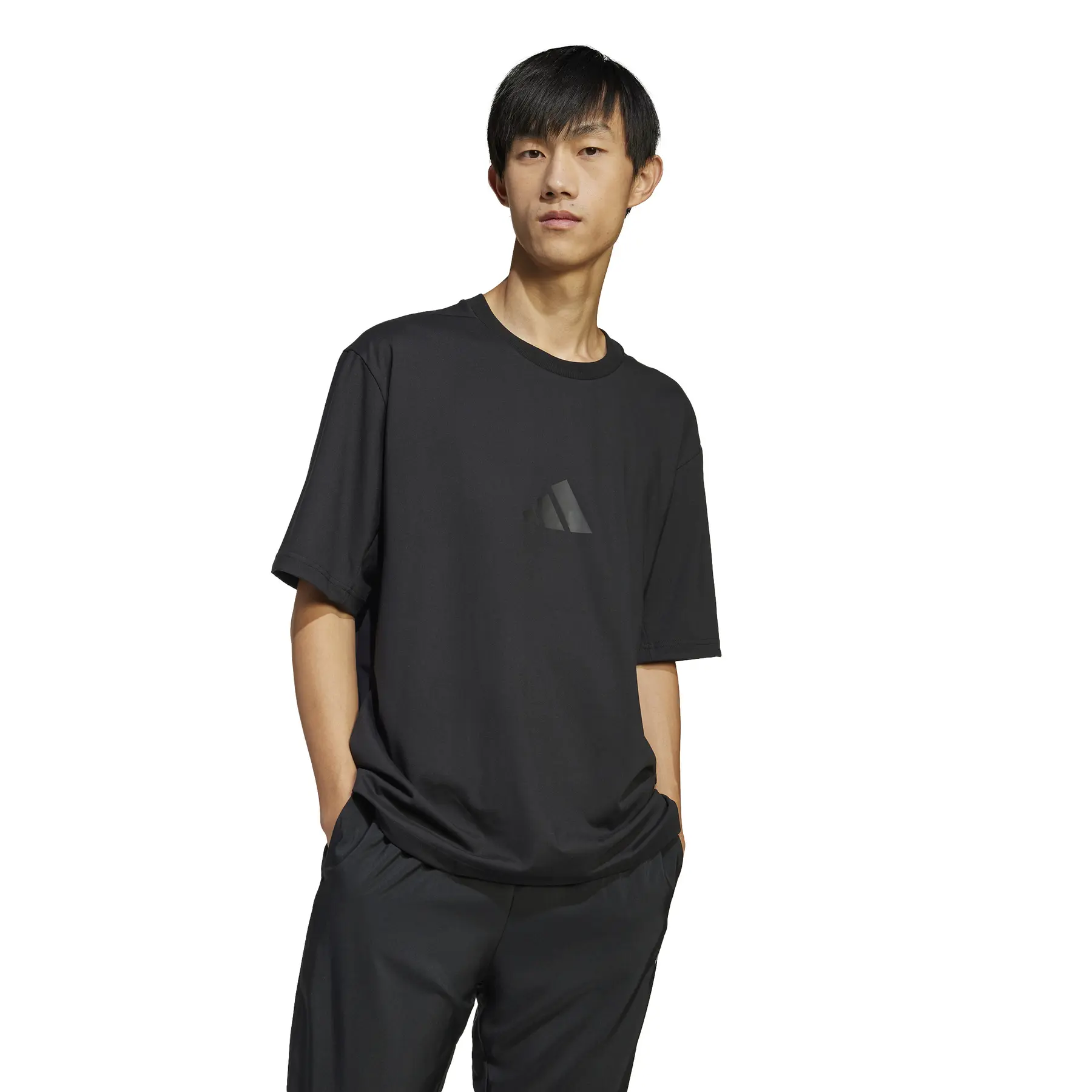 adidas_jj1151_4_apparel_on_mod