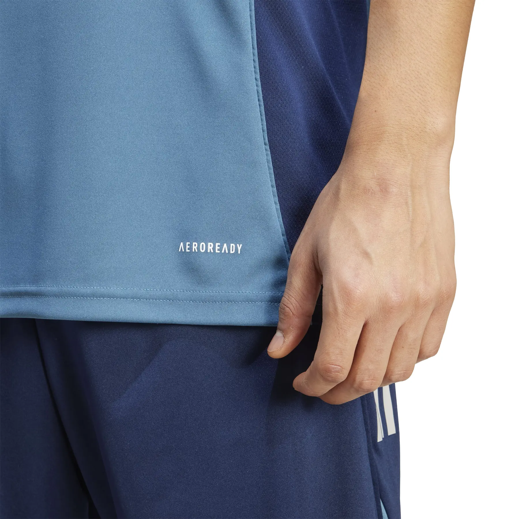 Arsenal training shirt 2025/26 | Foot-Store