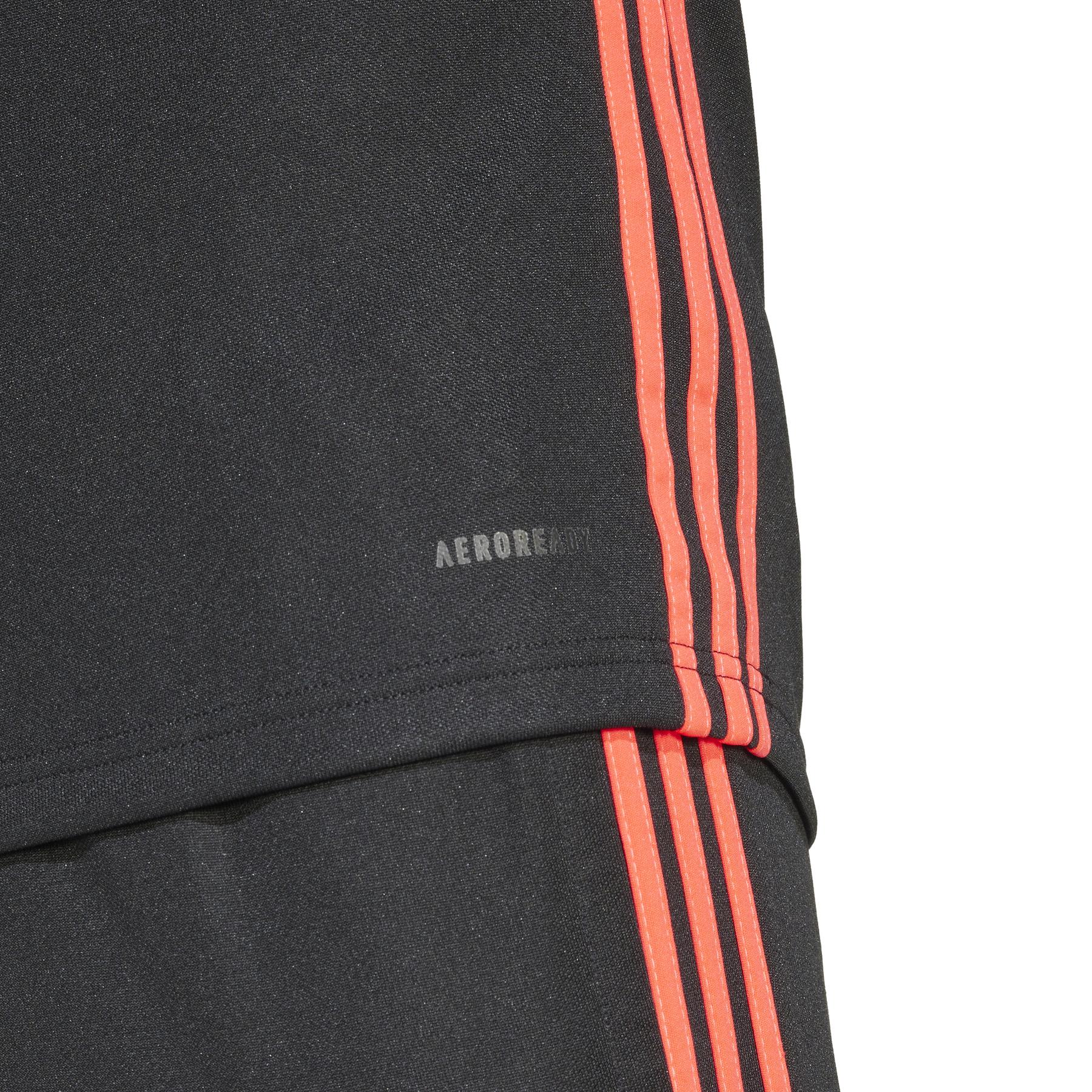 product/a/d/adidas_jm3590_black-lucred_3.jpg