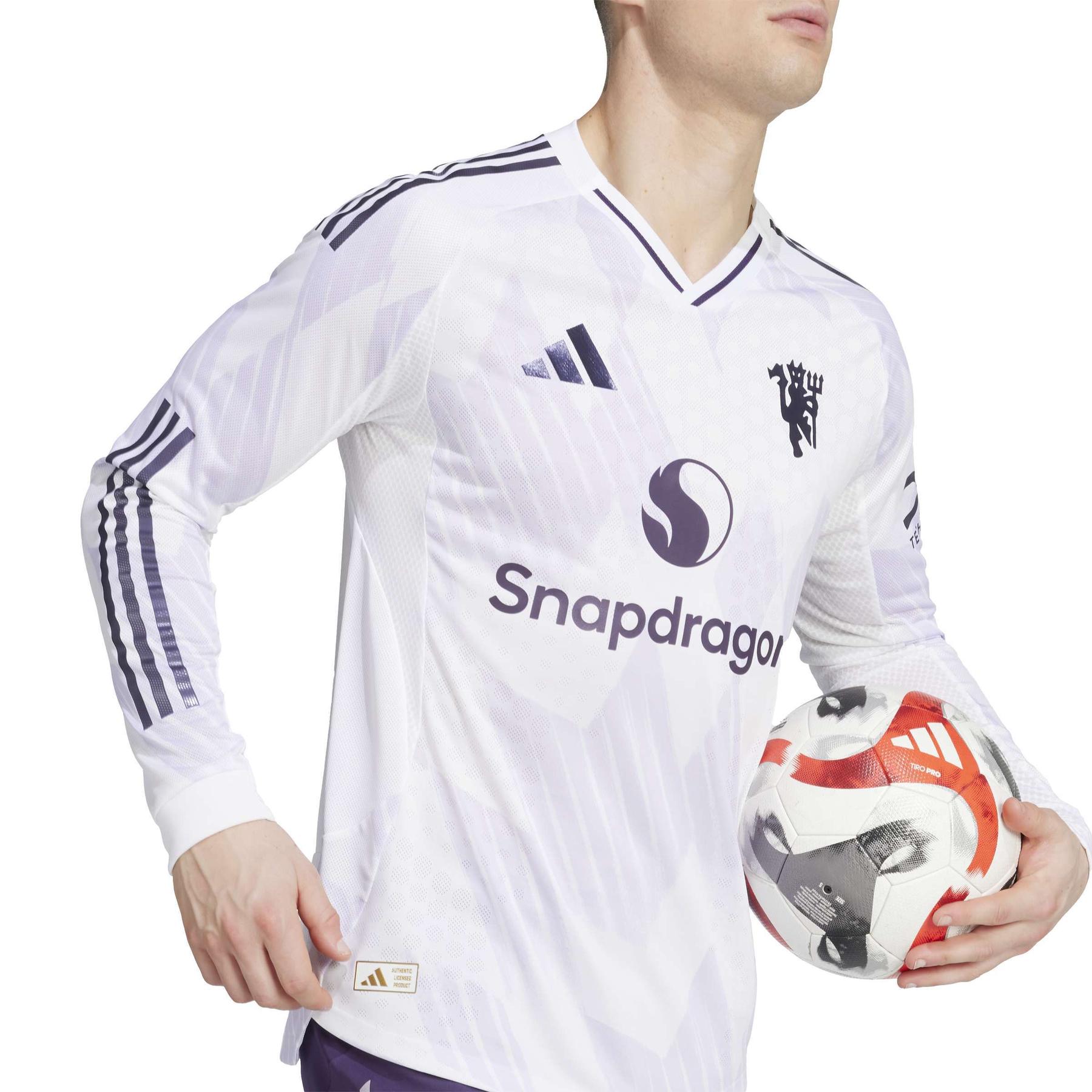 product/a/d/adidas_jp3023_6_apparel_on_model_detail_view_1_white.jpg