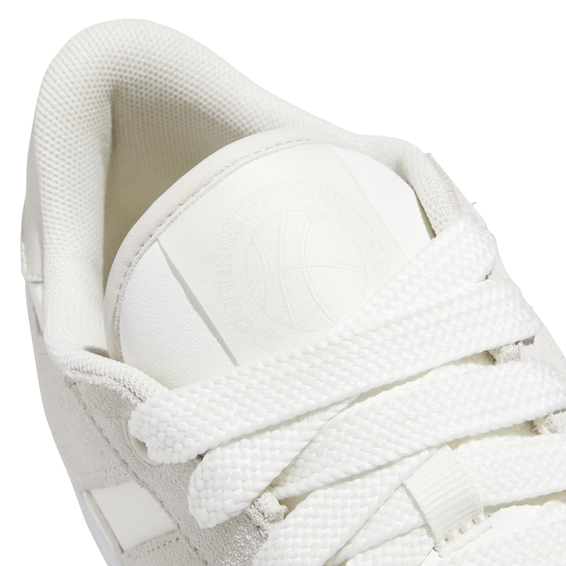 product/a/d/adidas_jp5246_8_footwear_photography_detail_view_1_white-nw110824.jpg