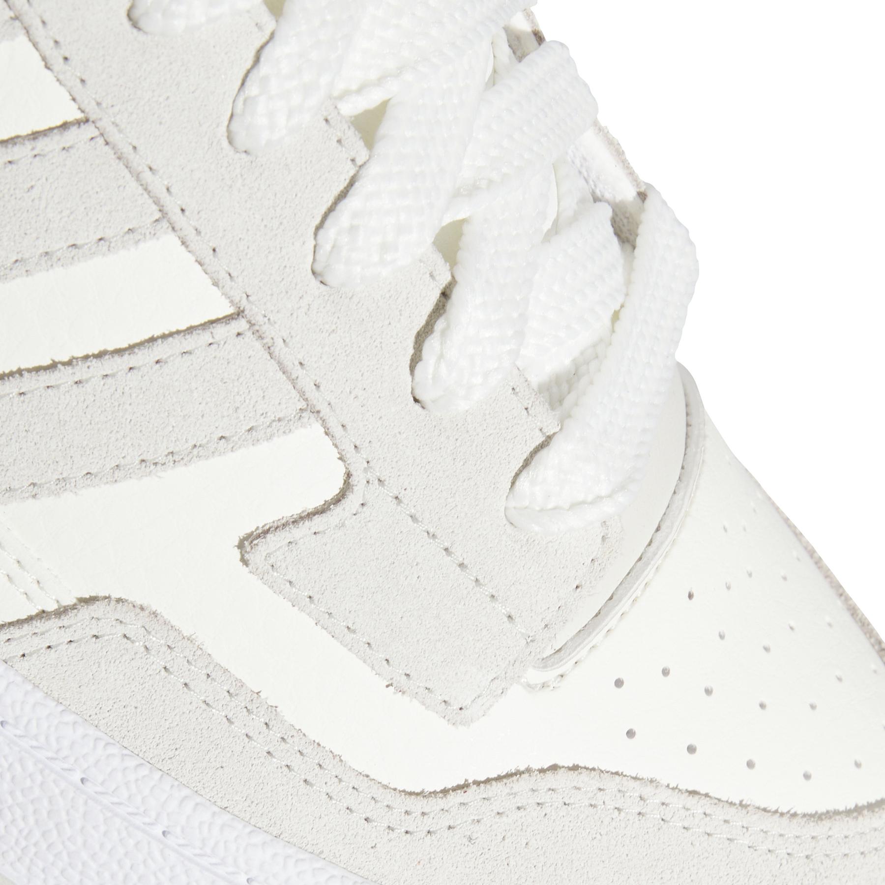 product/a/d/adidas_jp5246_9_footwear_photography_detail_view_2_white-nw110824.jpg