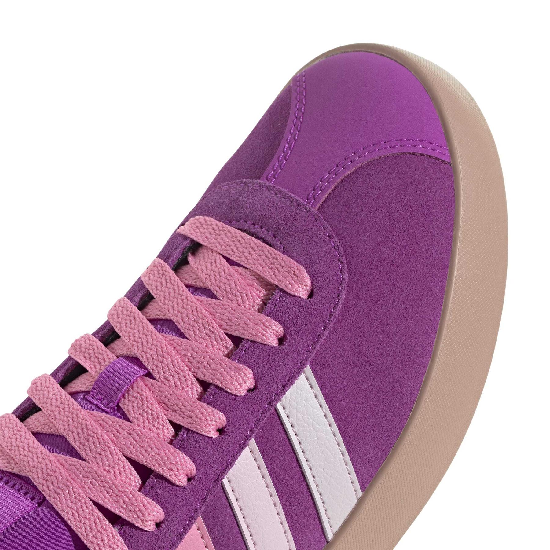 product/a/d/adidas_jp5352_9_footwear_photography_detail_view_2_white-nw091625.jpg
