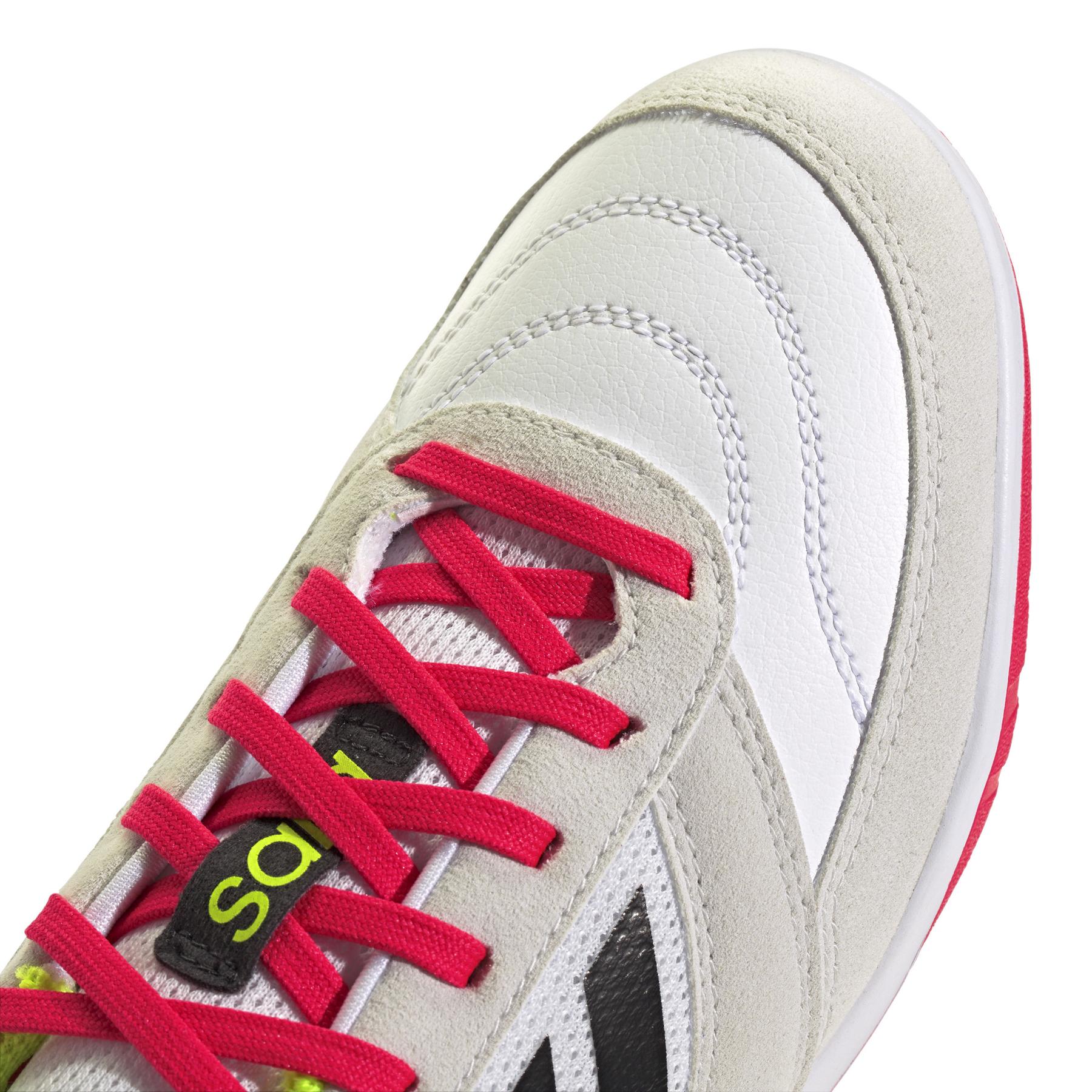 product/a/d/adidas_jp5641_7_footwear_photography_detail_view_1_white-nw091625.jpg