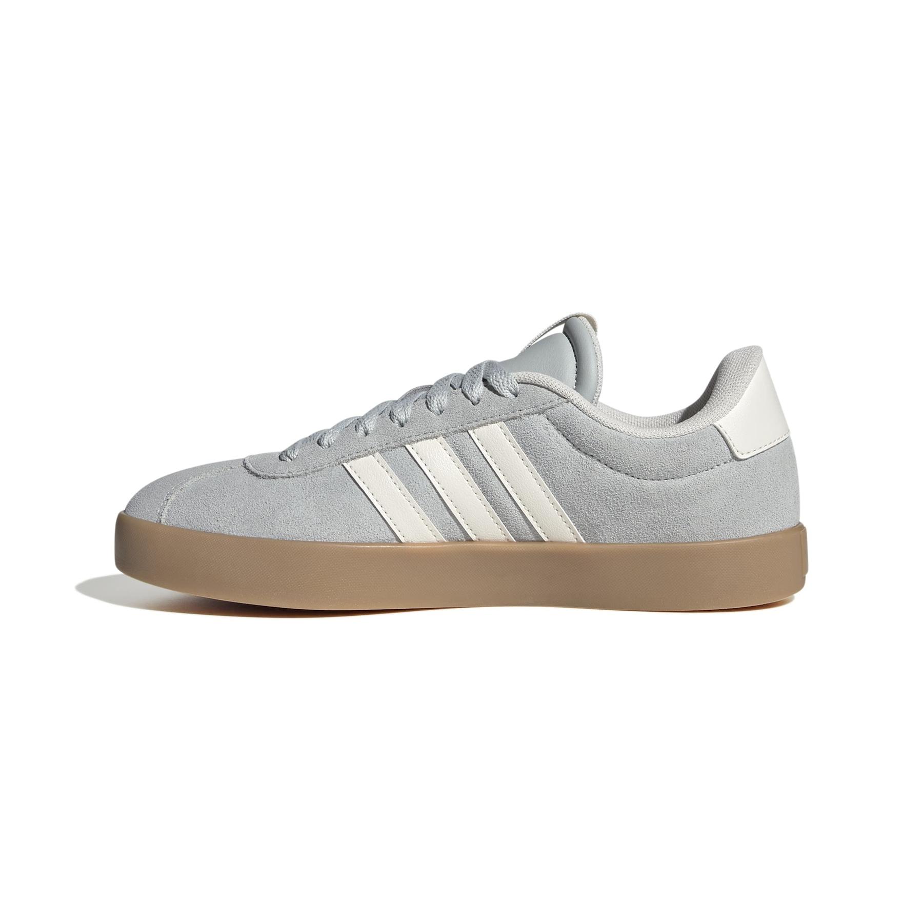 product/a/d/adidas_jp7539_5_footwear_photography_side_medial_center_view_white-nw091625.jpg