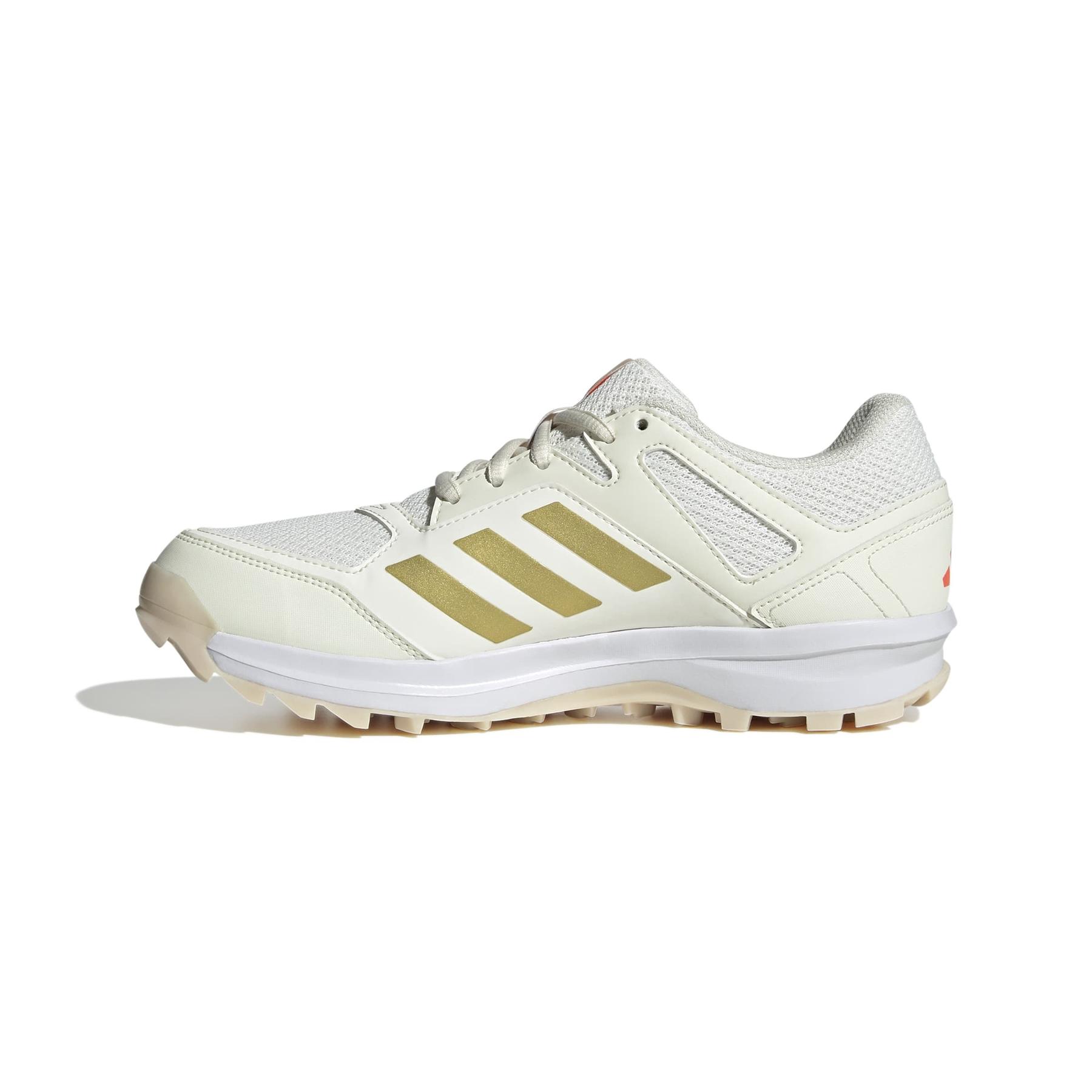 product/a/d/adidas_jp9818_5_footwear_photography_side_medial_center_view_white-nw091625.jpg
