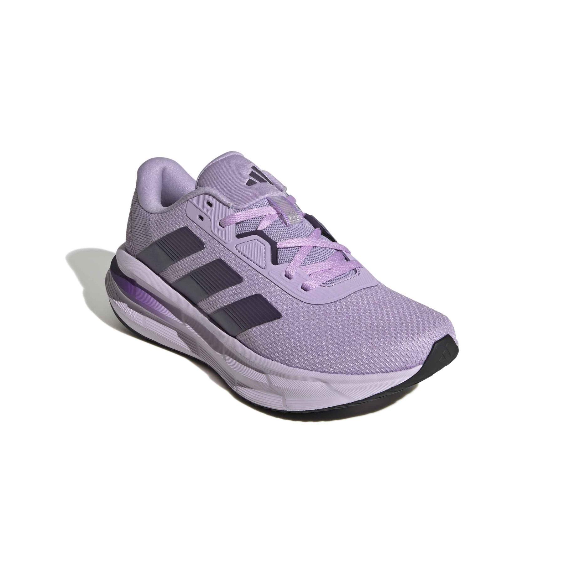 product/a/d/adidas_jq2609_6_footwear_photography_front_lateral_top_view_white-nw091625.jpg