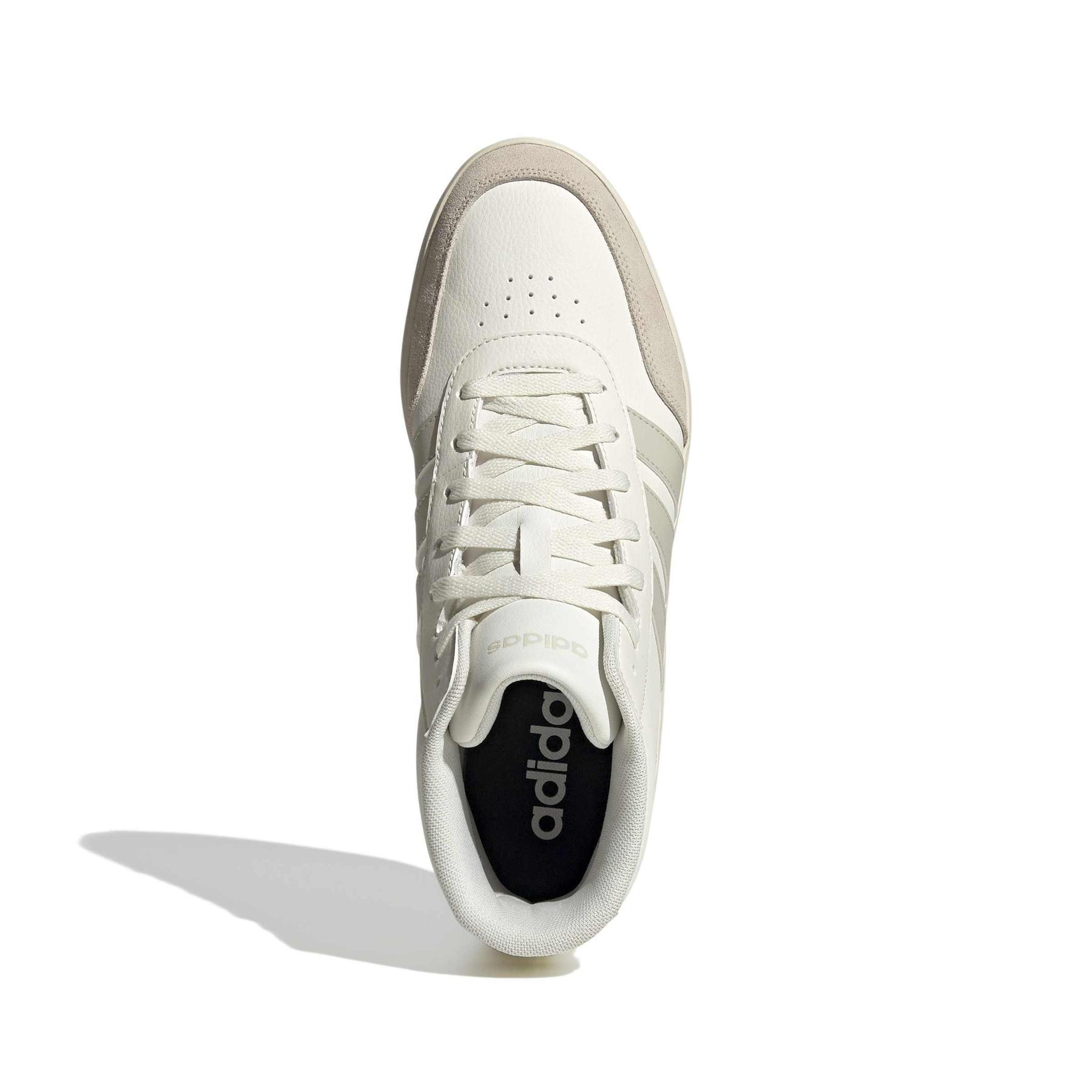 product/a/d/adidas_jq8625_3_footwear_photography_top_portrait_view_white-nw091625.jpg