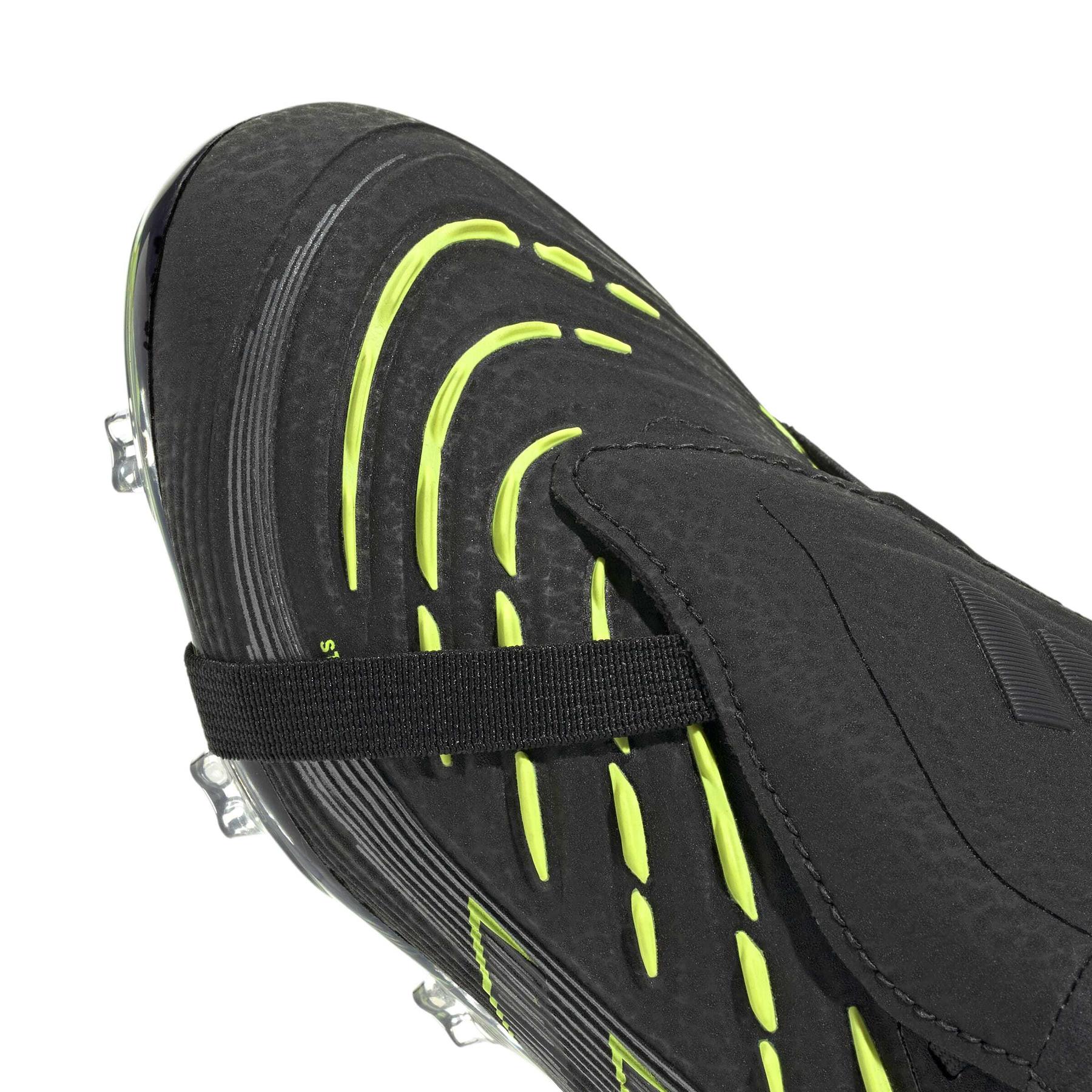 product/a/d/adidas_jr4537_7_footwear_photography_detail_view_1_white-nw091725.jpg