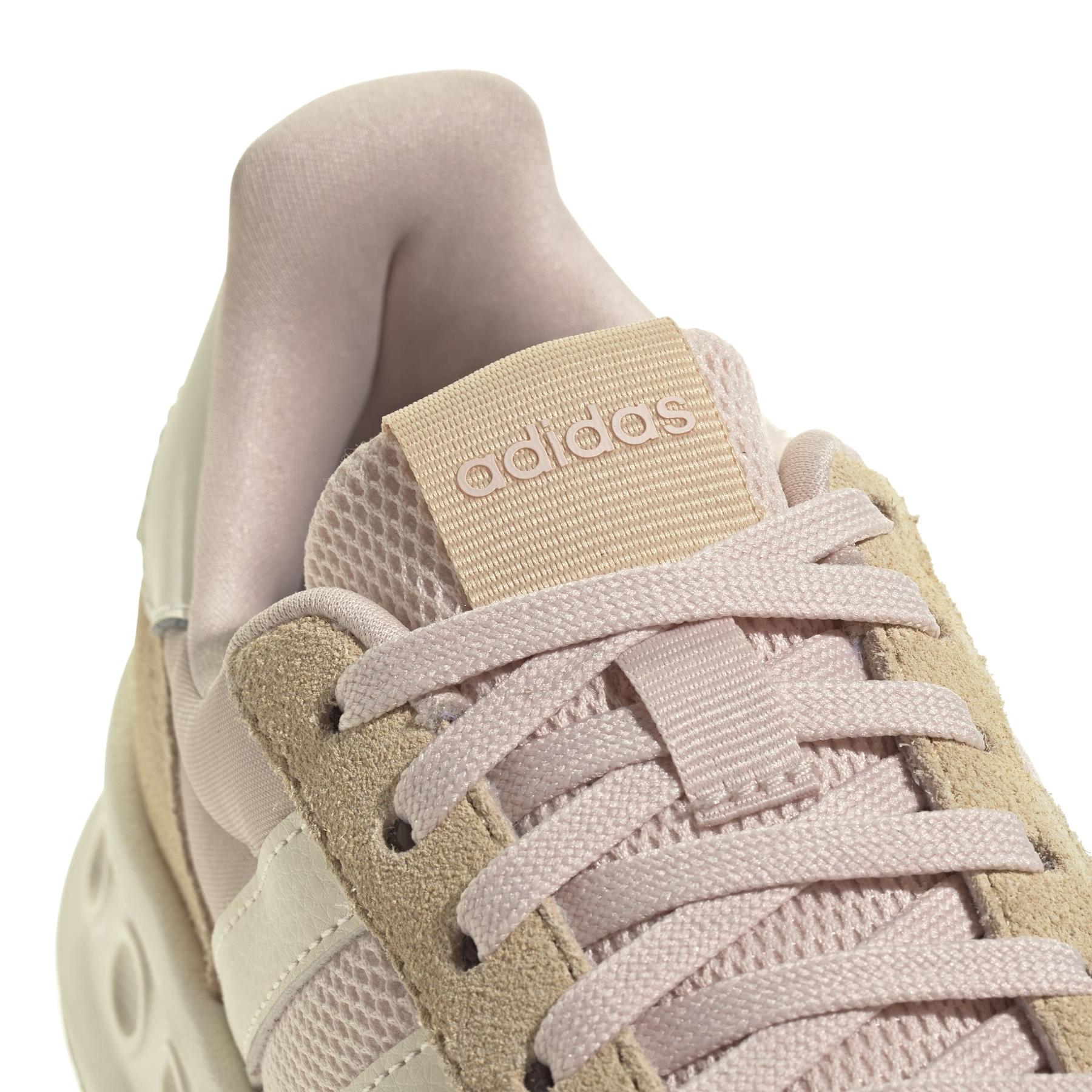 product/a/d/adidas_jr8709_8_footwear_photography_detail_view_1_white-nw091725.jpg