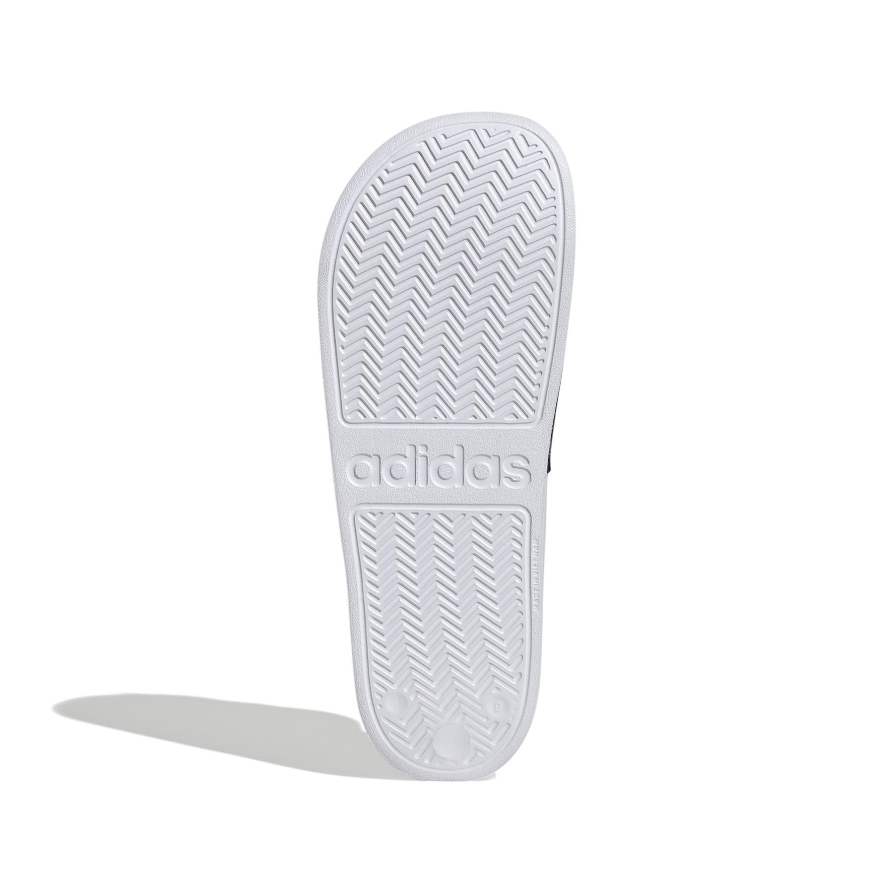 product/a/d/adidas_js3566_4_footwear_photography_bottom_view_white-nw091725.jpg