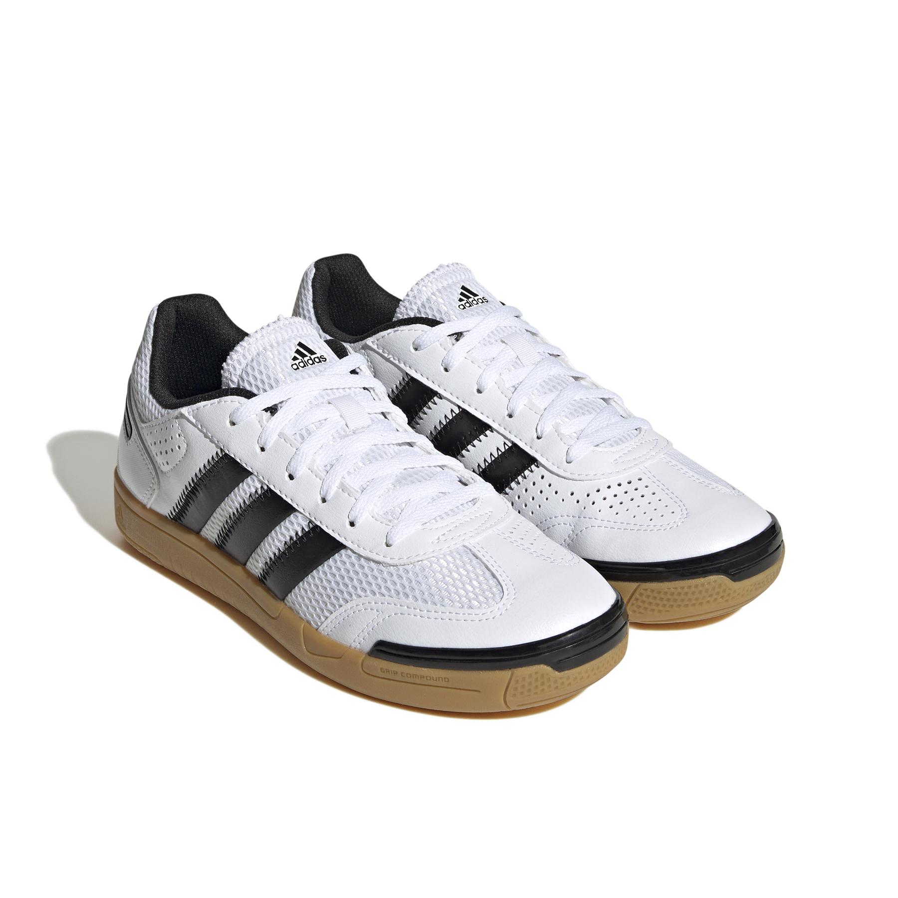 product/a/d/adidas_q20927_7_footwear_photography_front_lateral_top_view_white_000.jpg