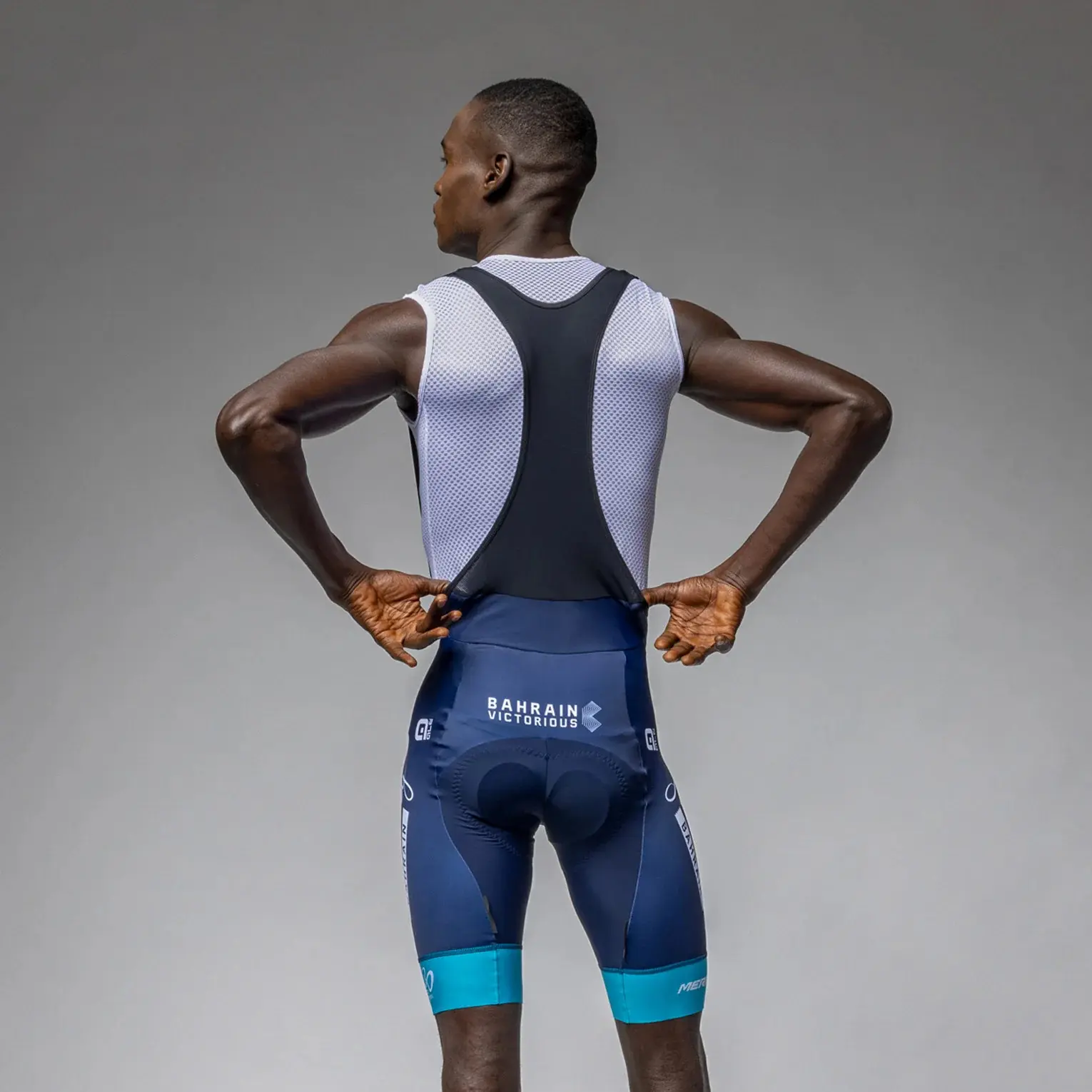 Pantaloni Alé Prime Bahrain Victorious 2025: Performance e Comfort per i Ciclisti Professionisti