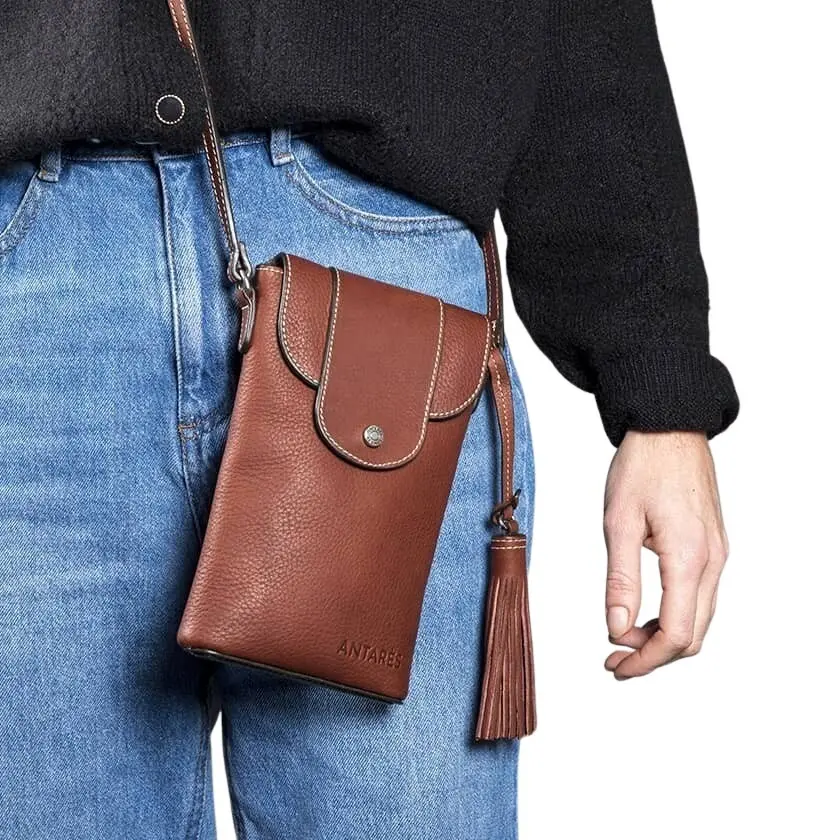 Comparer les prix de Pochette en cuir Antarès Lisbonne